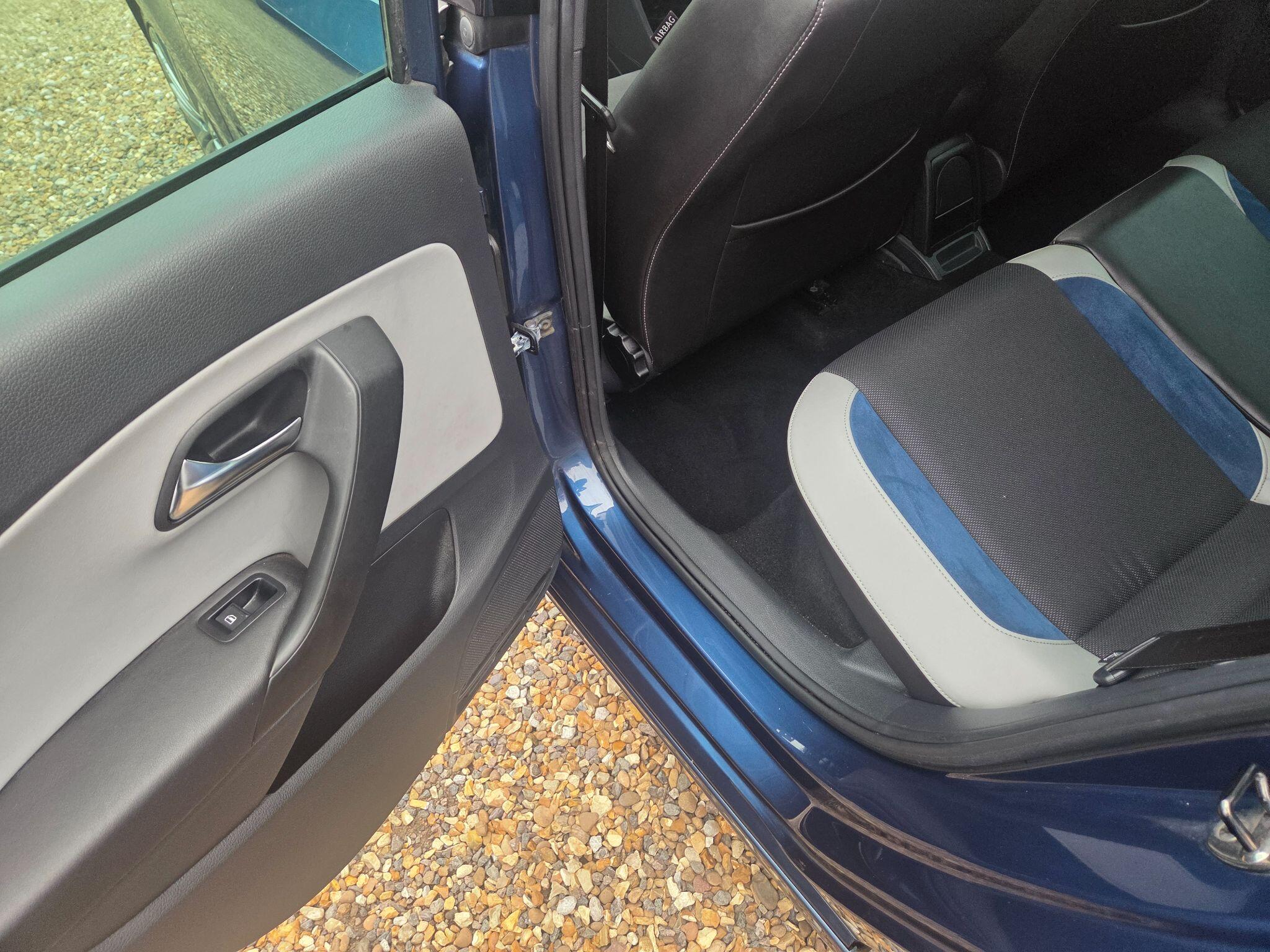 Volkswagen Polo view 42