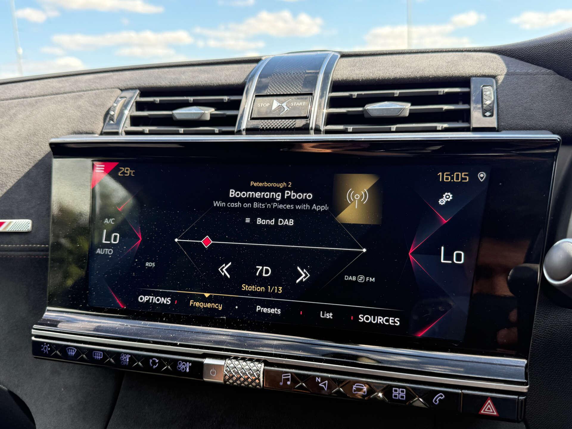 DS Automobiles DS 7 Crossback view 50