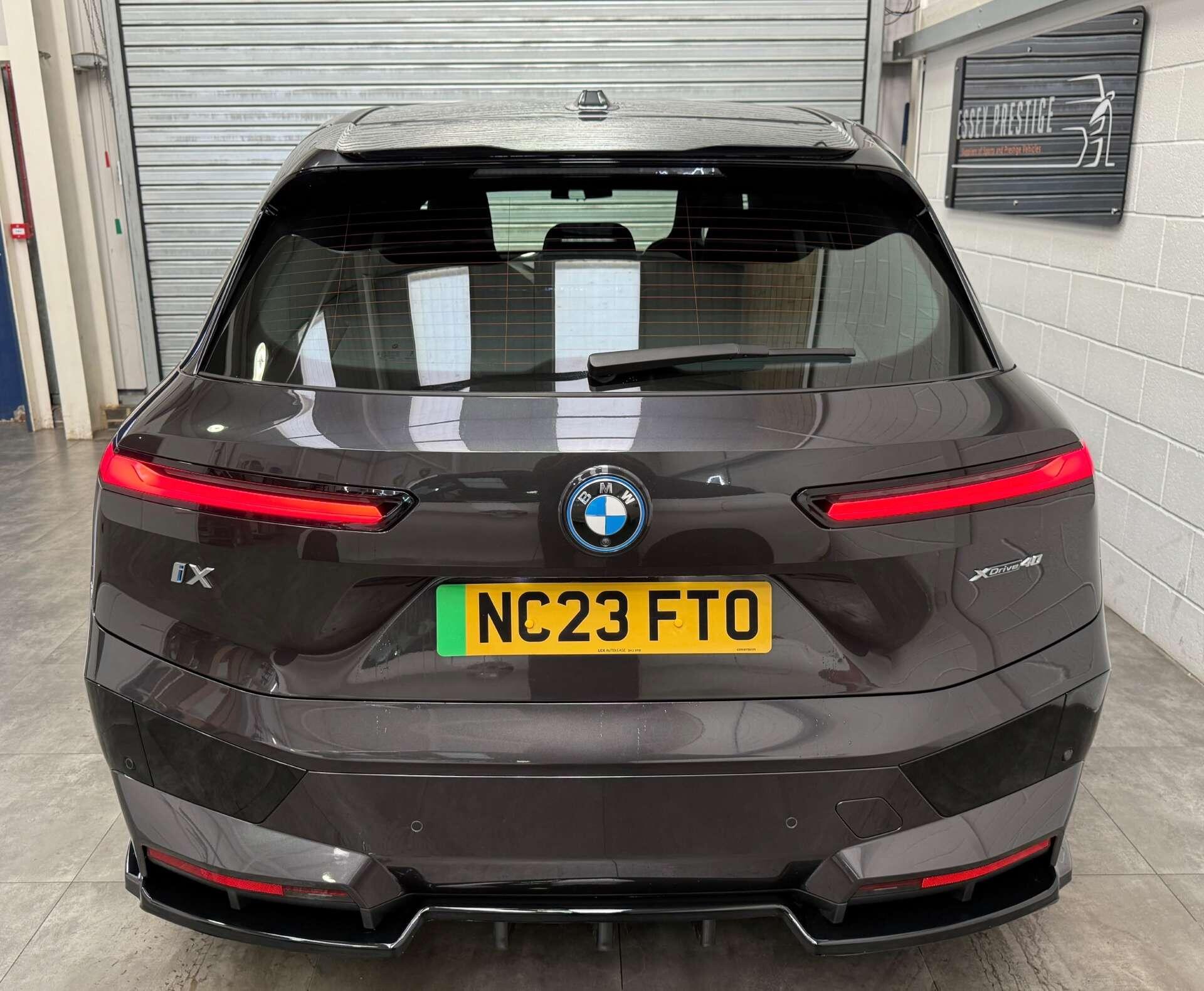 BMW Ix view 7