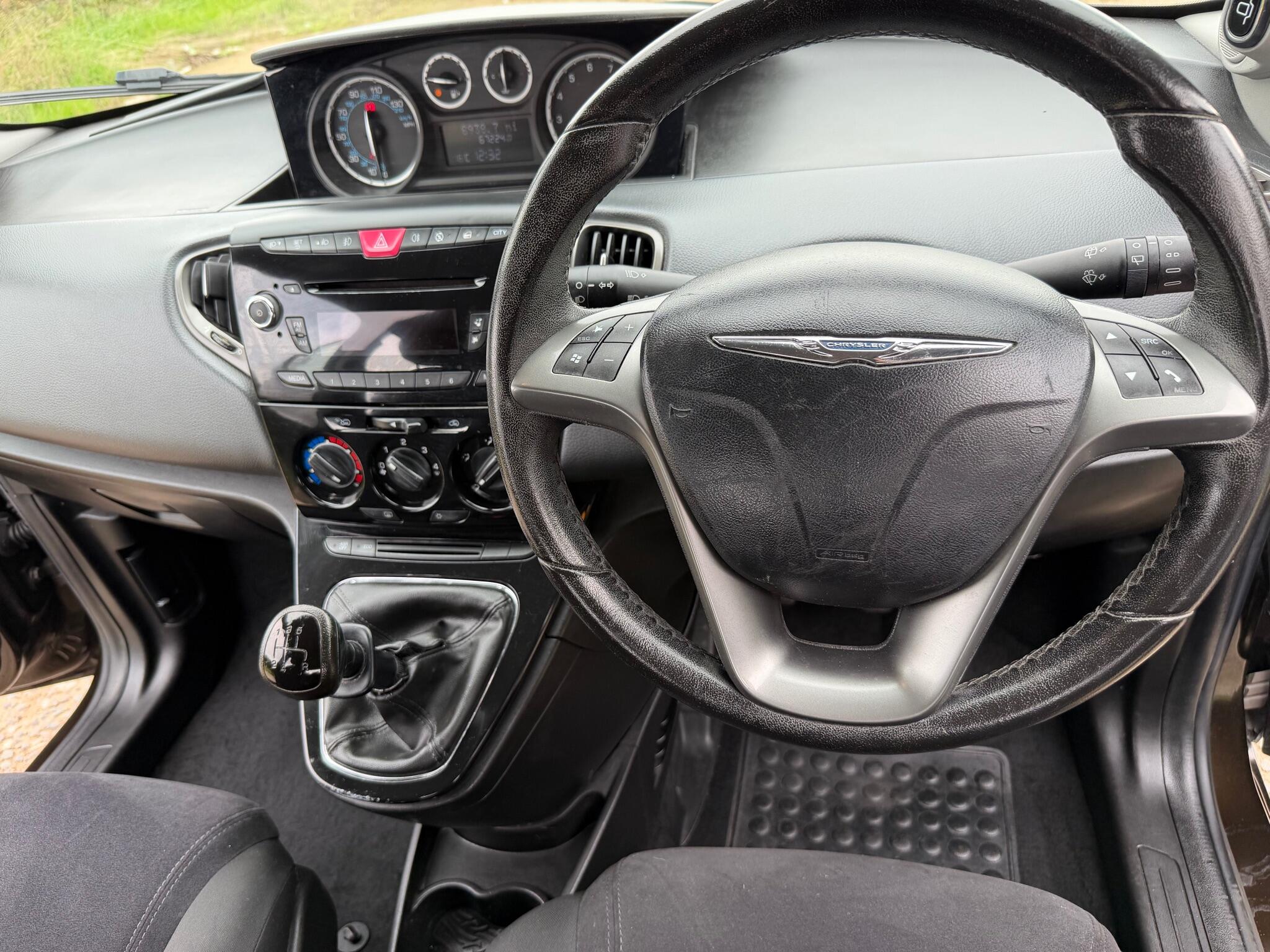 Chrysler Ypsilon view 54