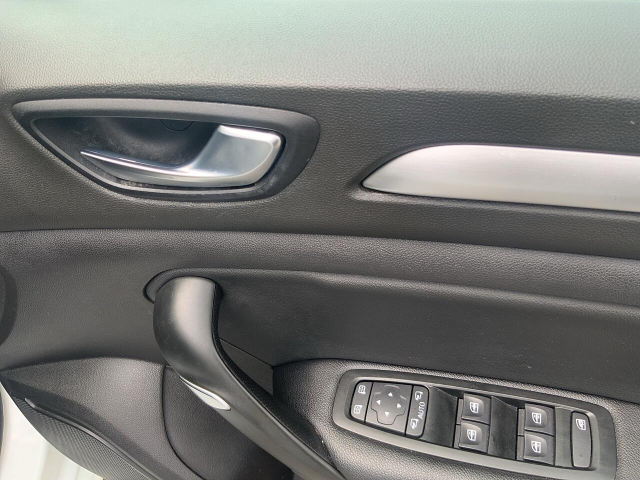 Renault Megane view 12