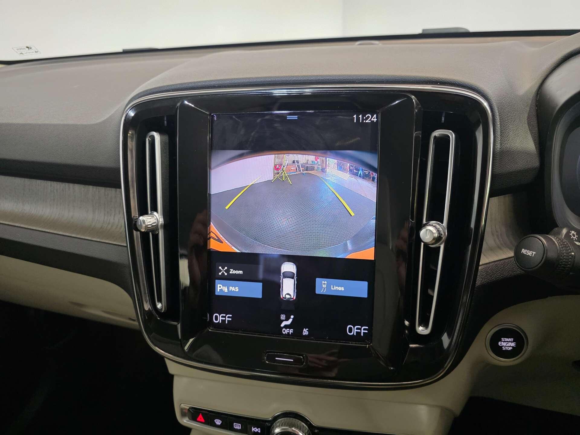 Volvo XC40 view 23
