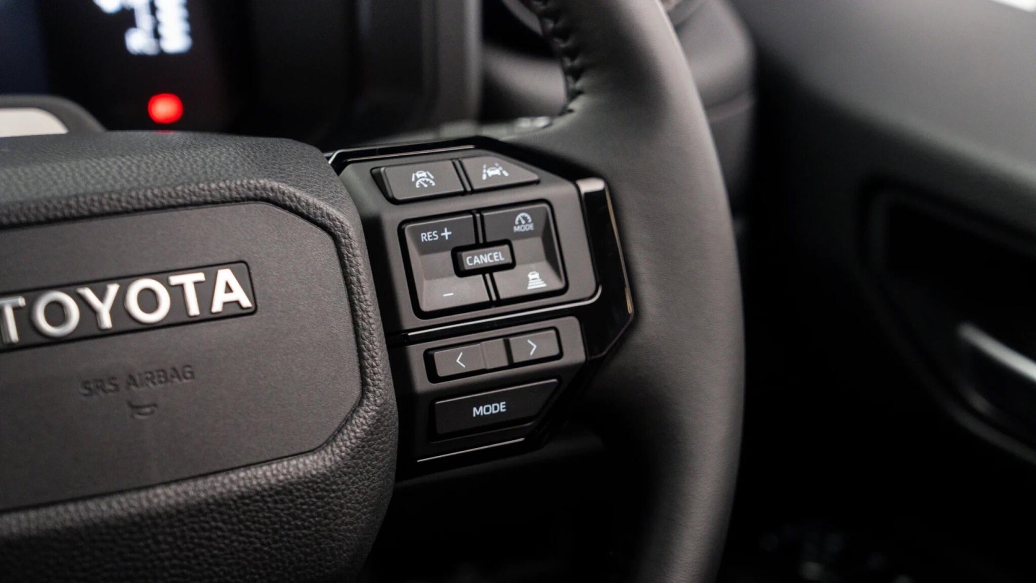 Toyota Land Cruiser view 18