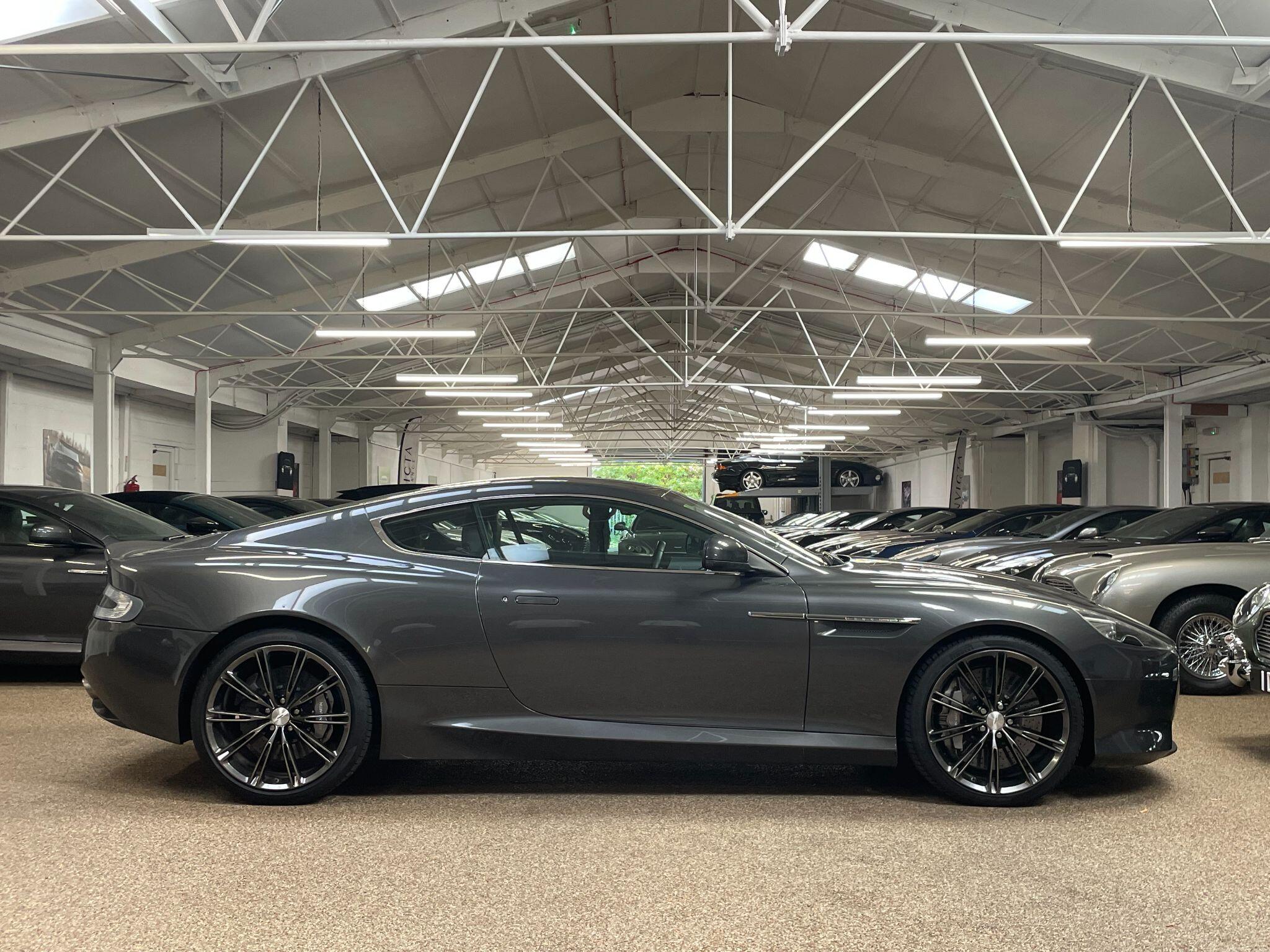 Aston Martin DB9 view 7