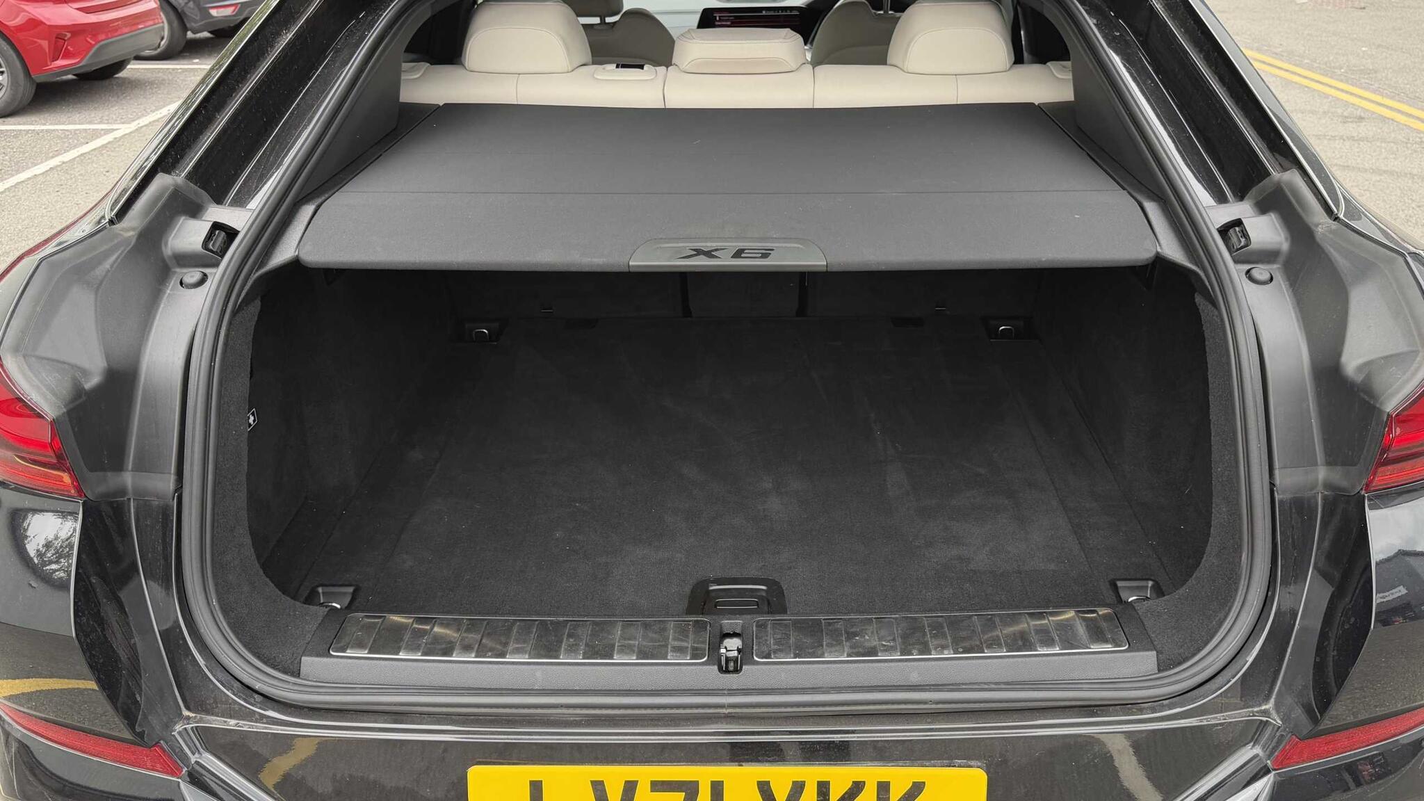 BMW X6 view 19