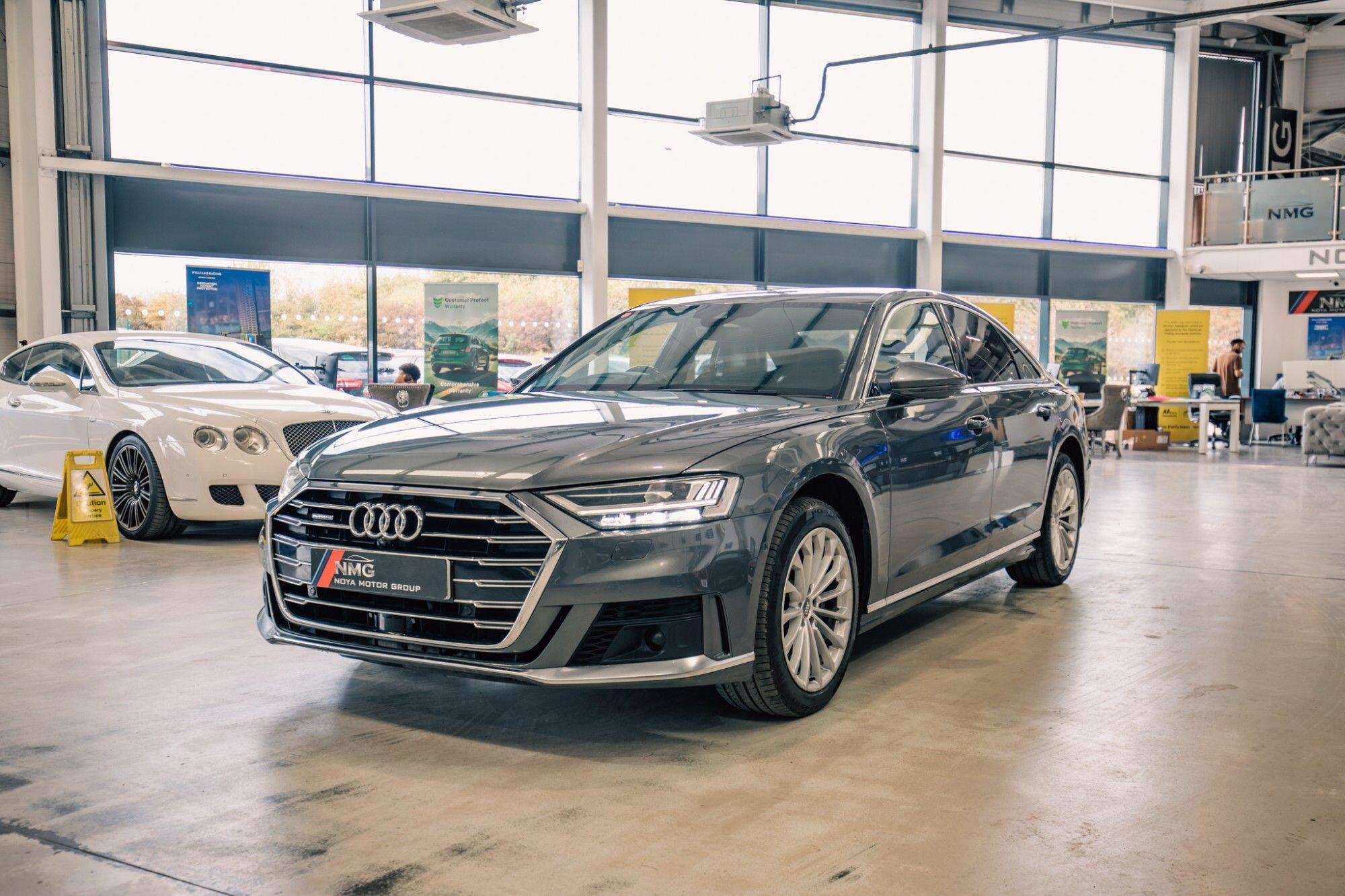 Audi A8 view 29