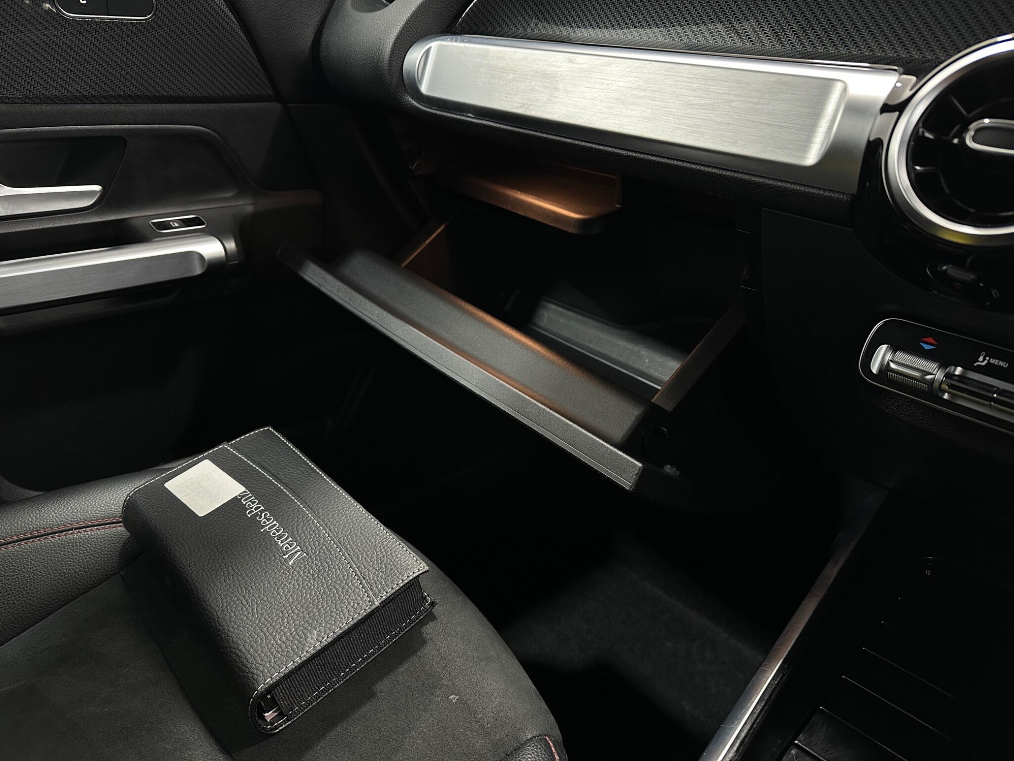 Mercedes-Benz GLB view 29
