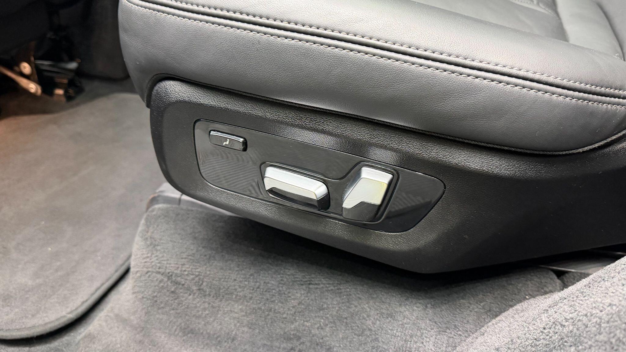 BMW X7 view 15
