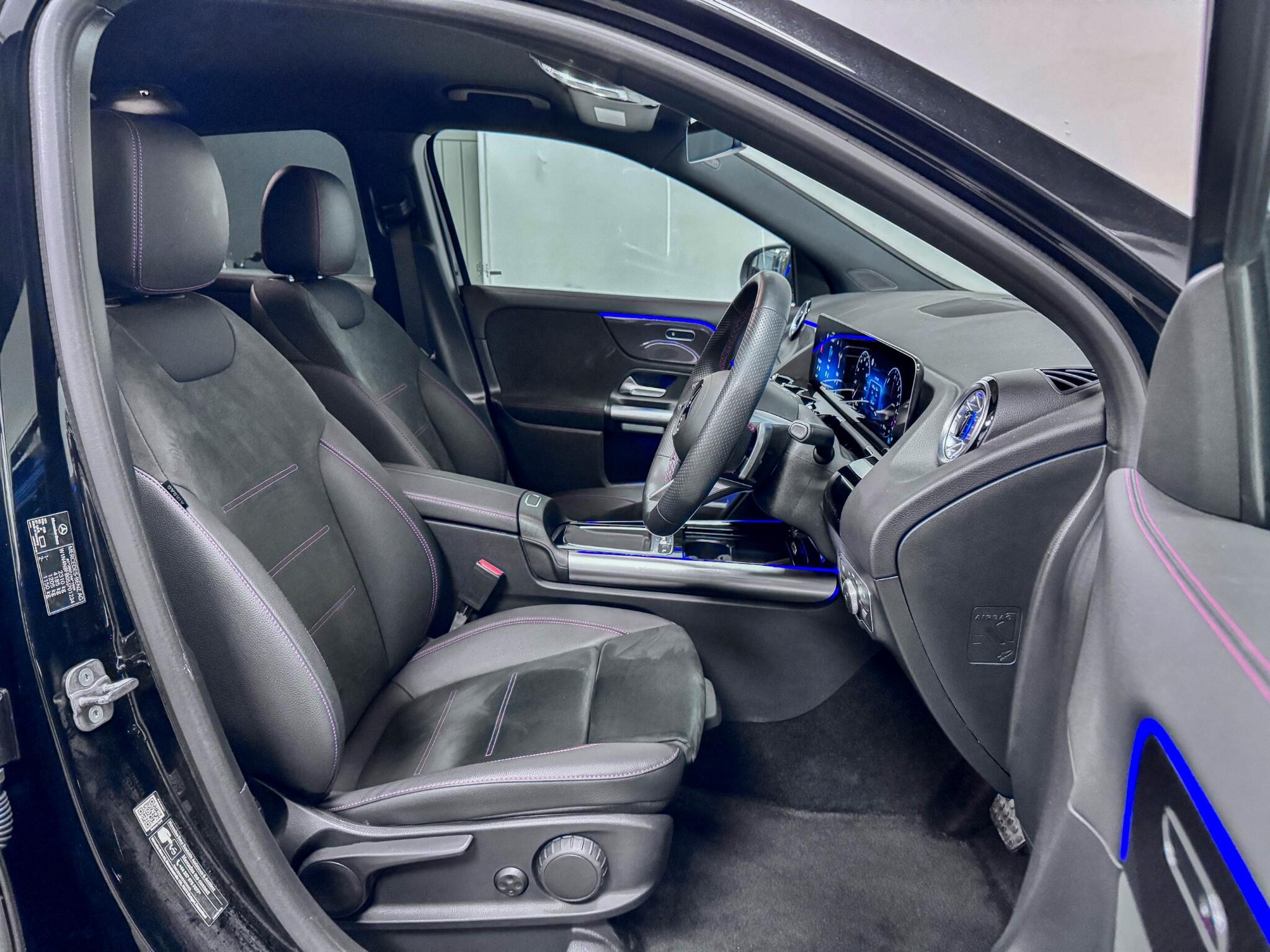 Mercedes-Benz Gla view 24