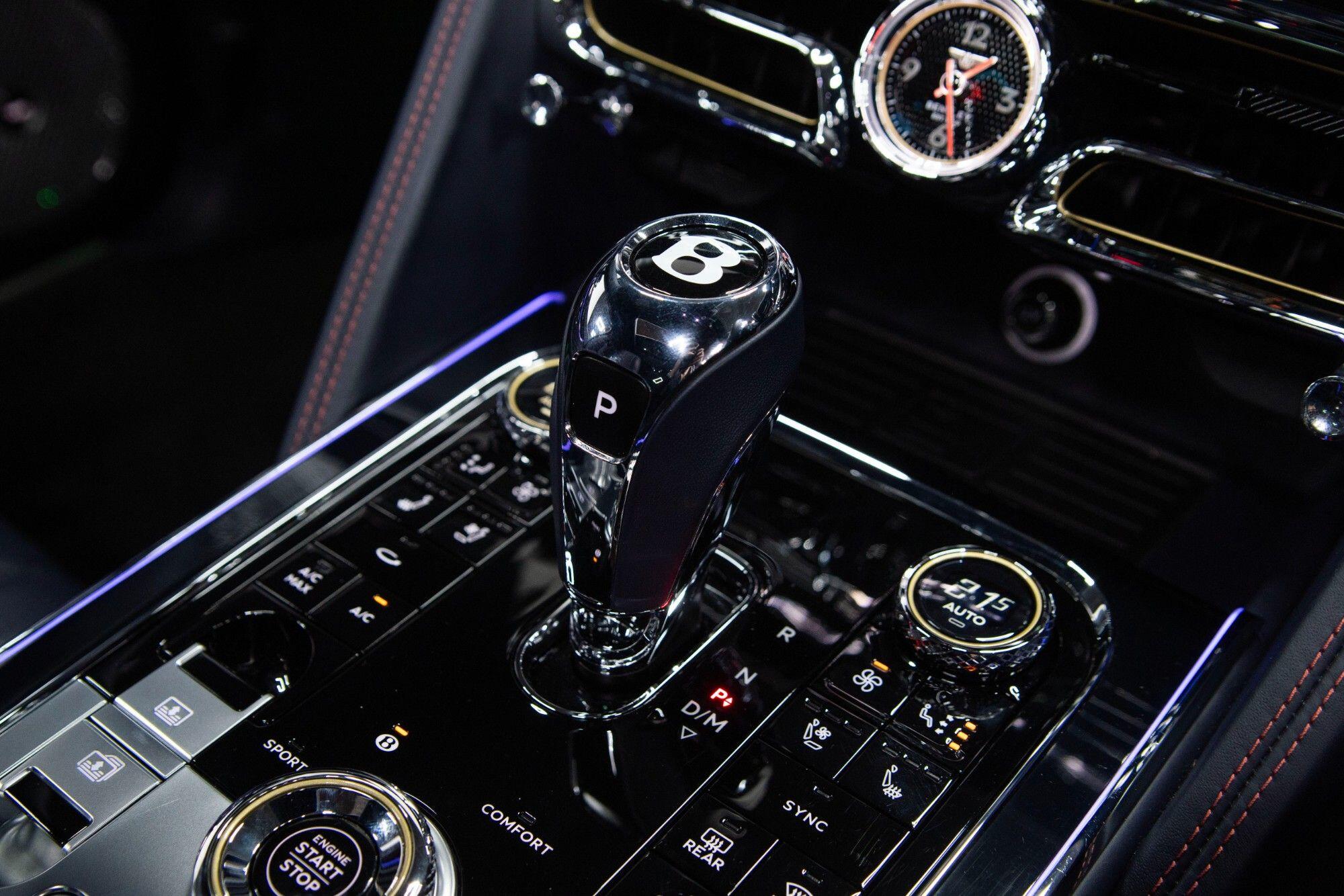 Bentley Flying Spur view 37