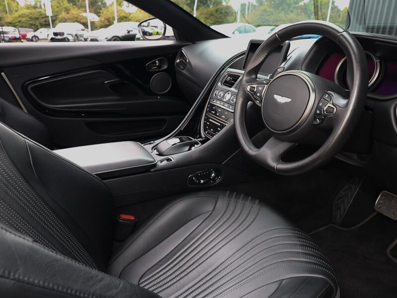 Aston Martin DB11 view 4