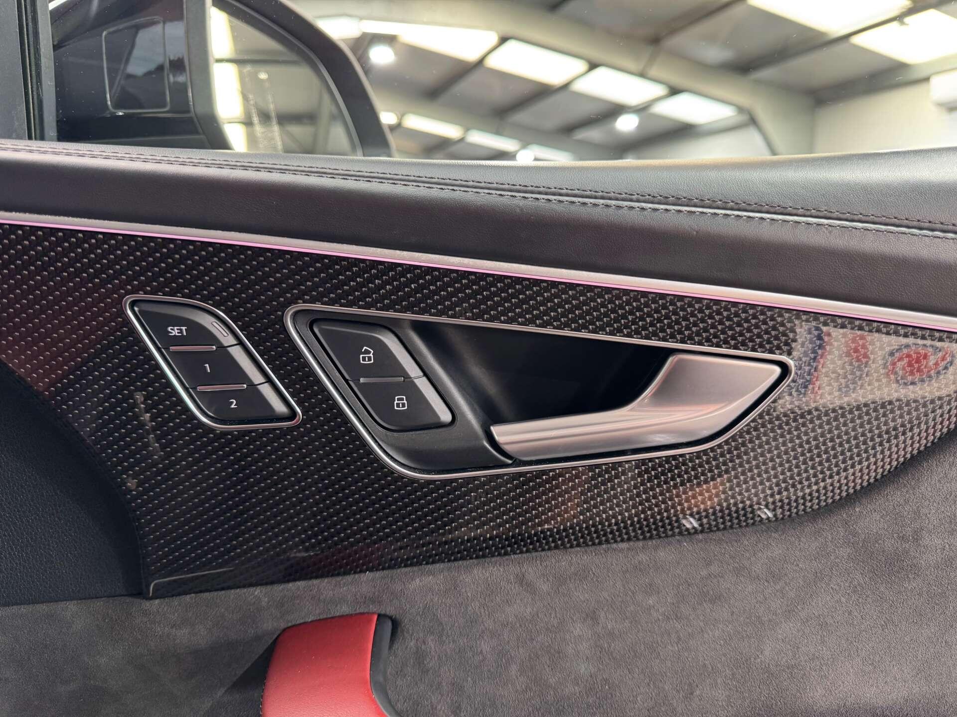 Audi SQ8 view 29