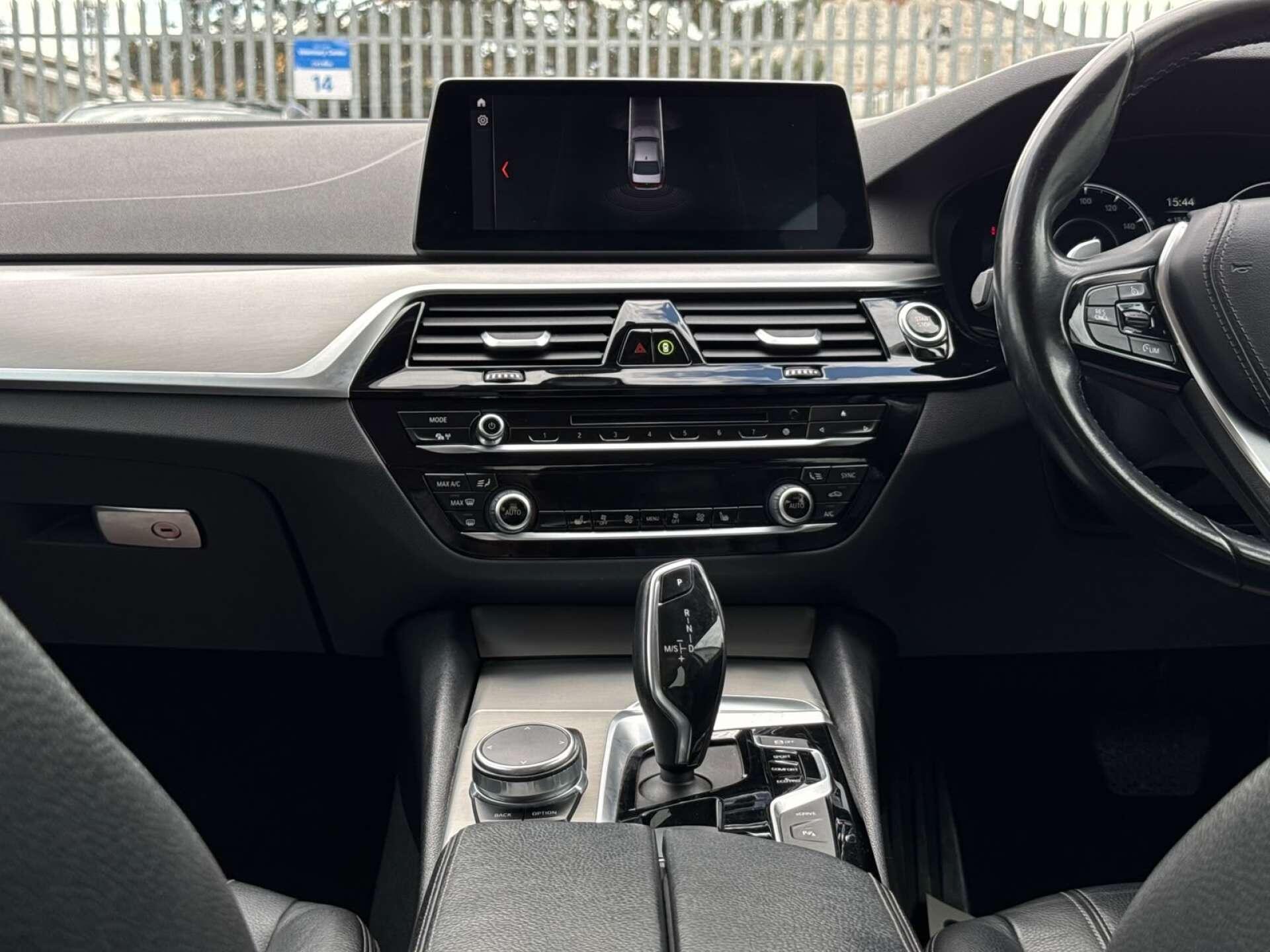 BMW 5 Series view 48
