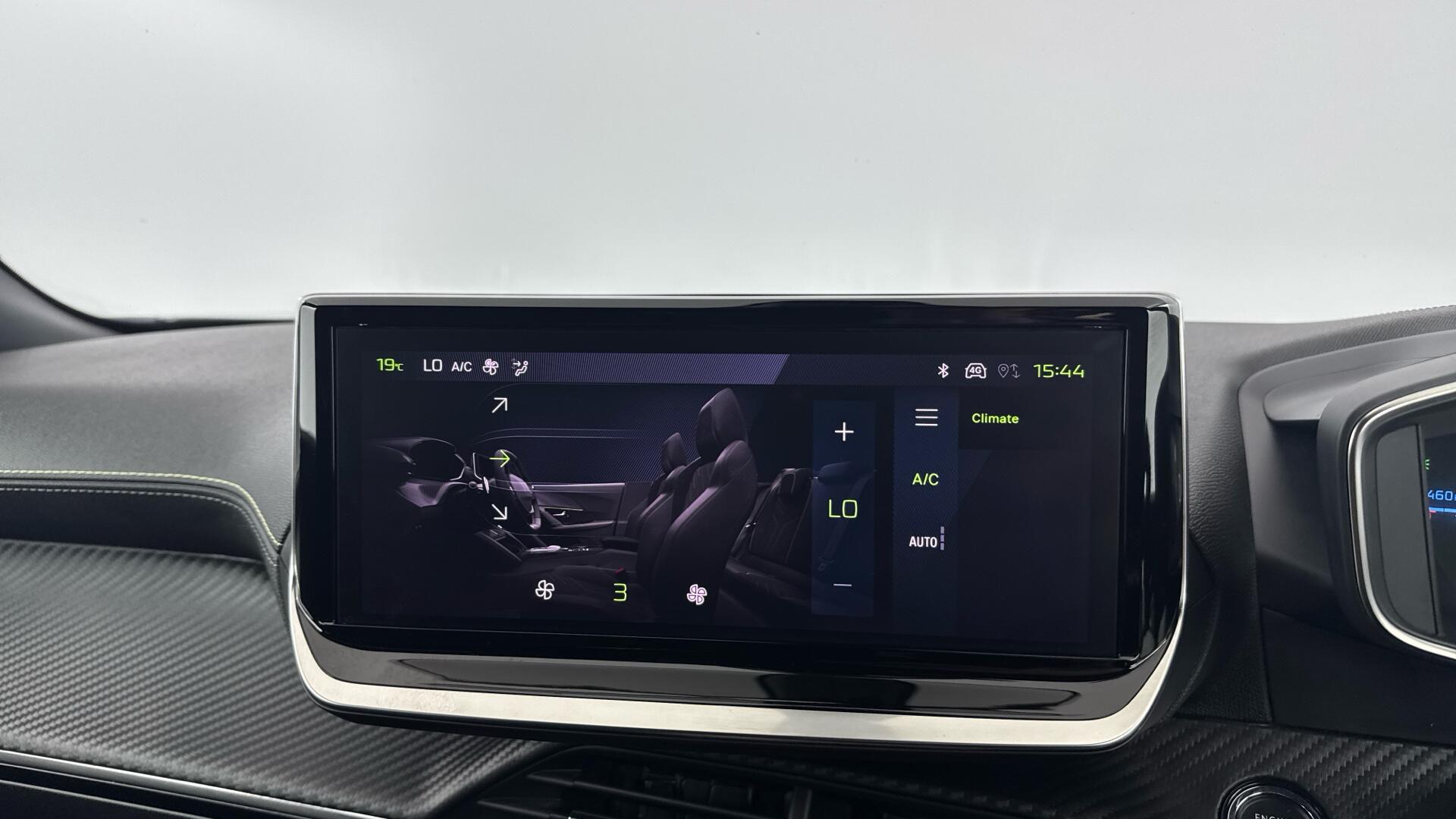 Peugeot 2008 view 29