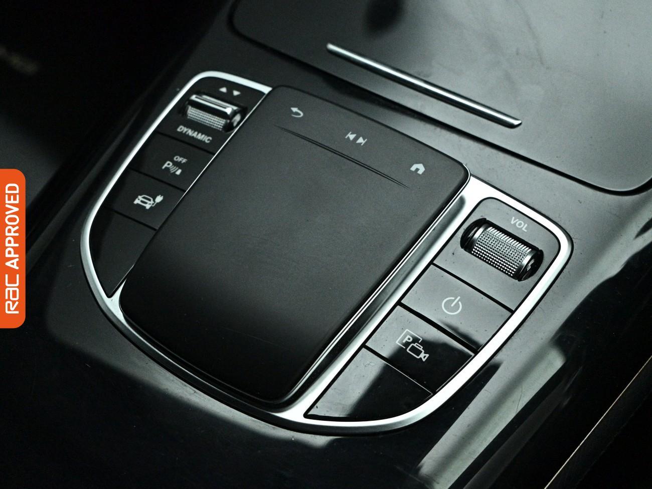 Mercedes-Benz EQC view 26