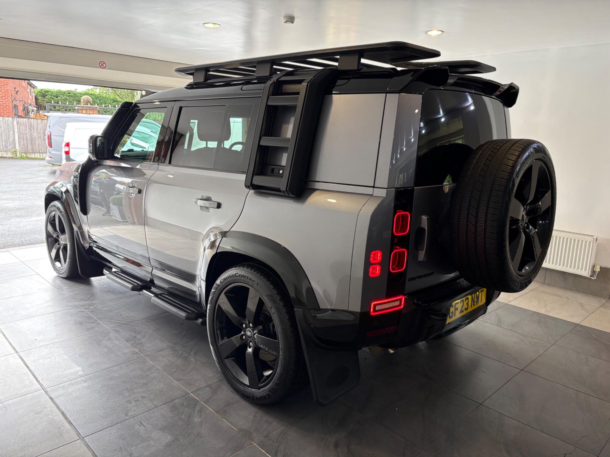 Land Rover Defender view 4