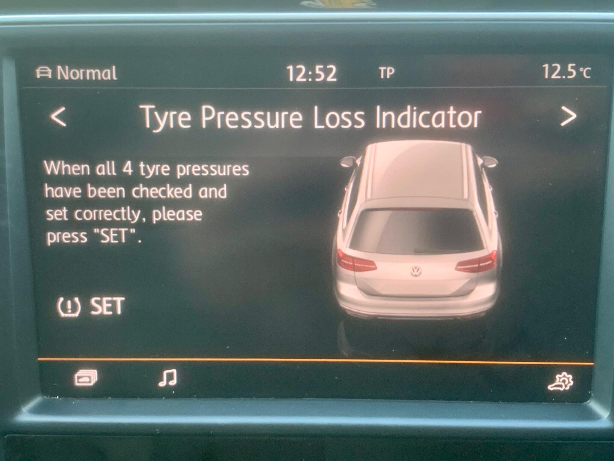Volkswagen Passat view 38