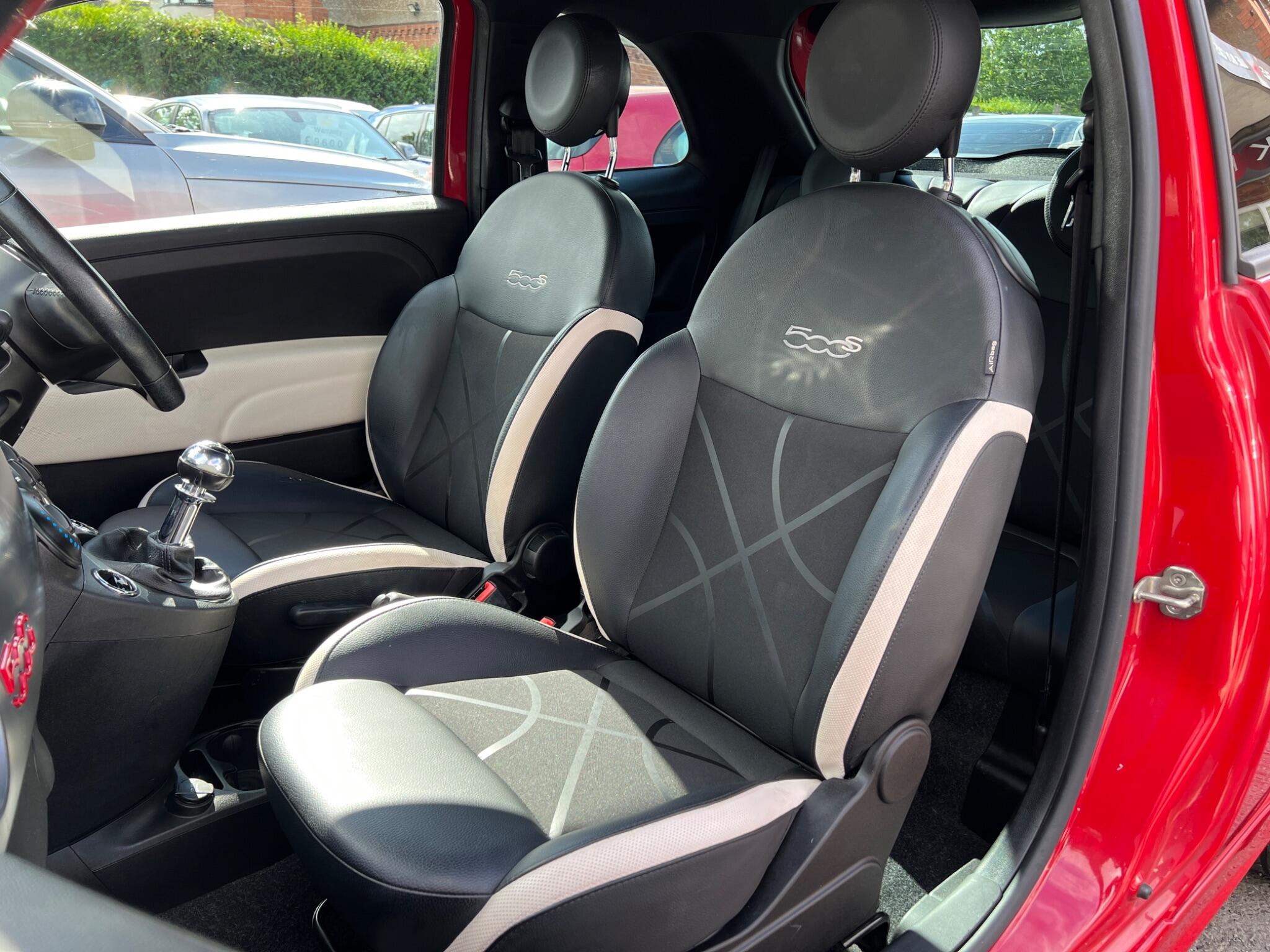 2016 Fiat 500 image 45