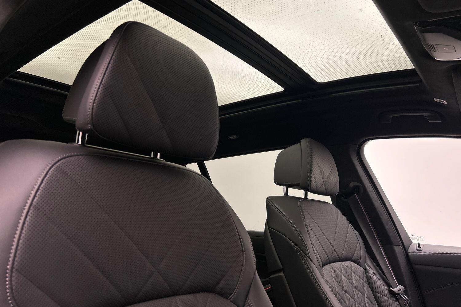 BMW X7 view 25