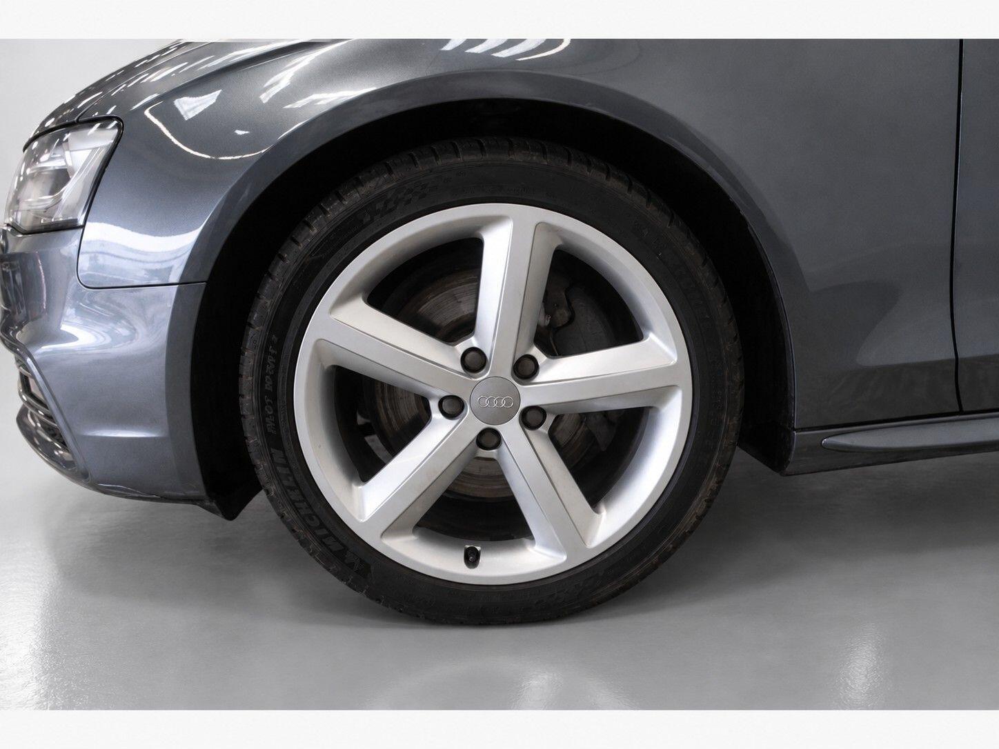 Audi A4 view 62