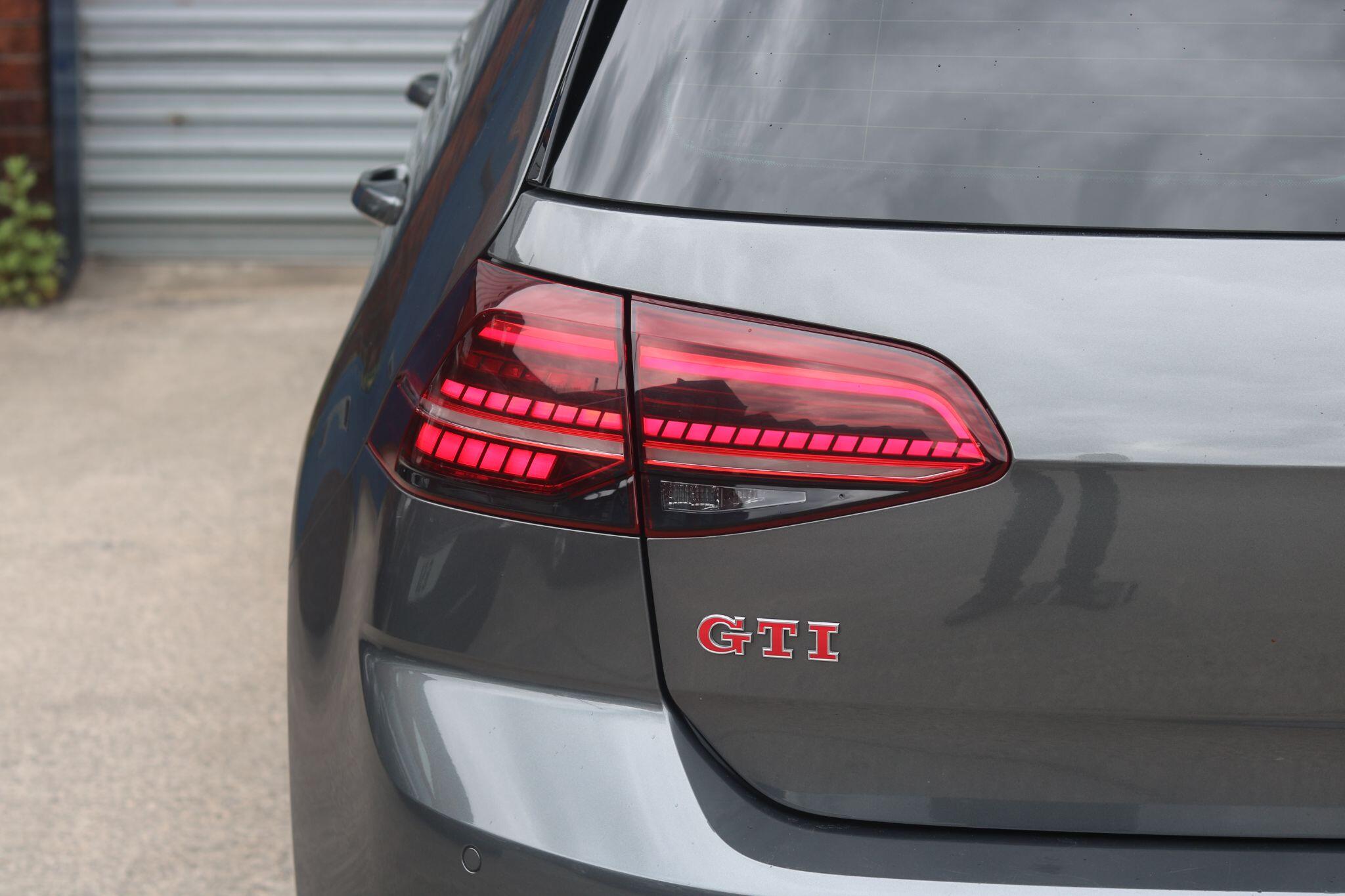 Volkswagen Golf view 8