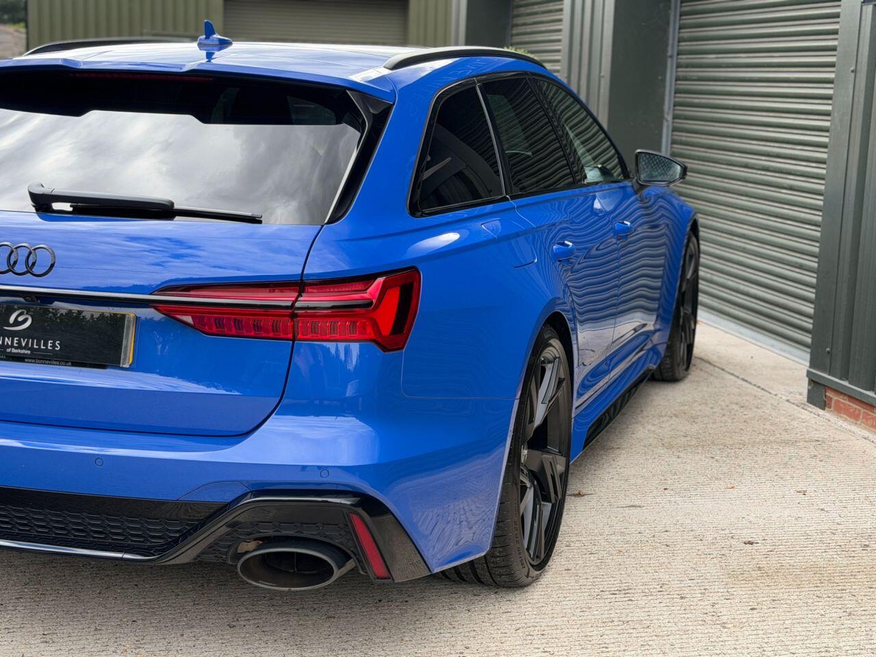 Audi RS6 Avant view 29