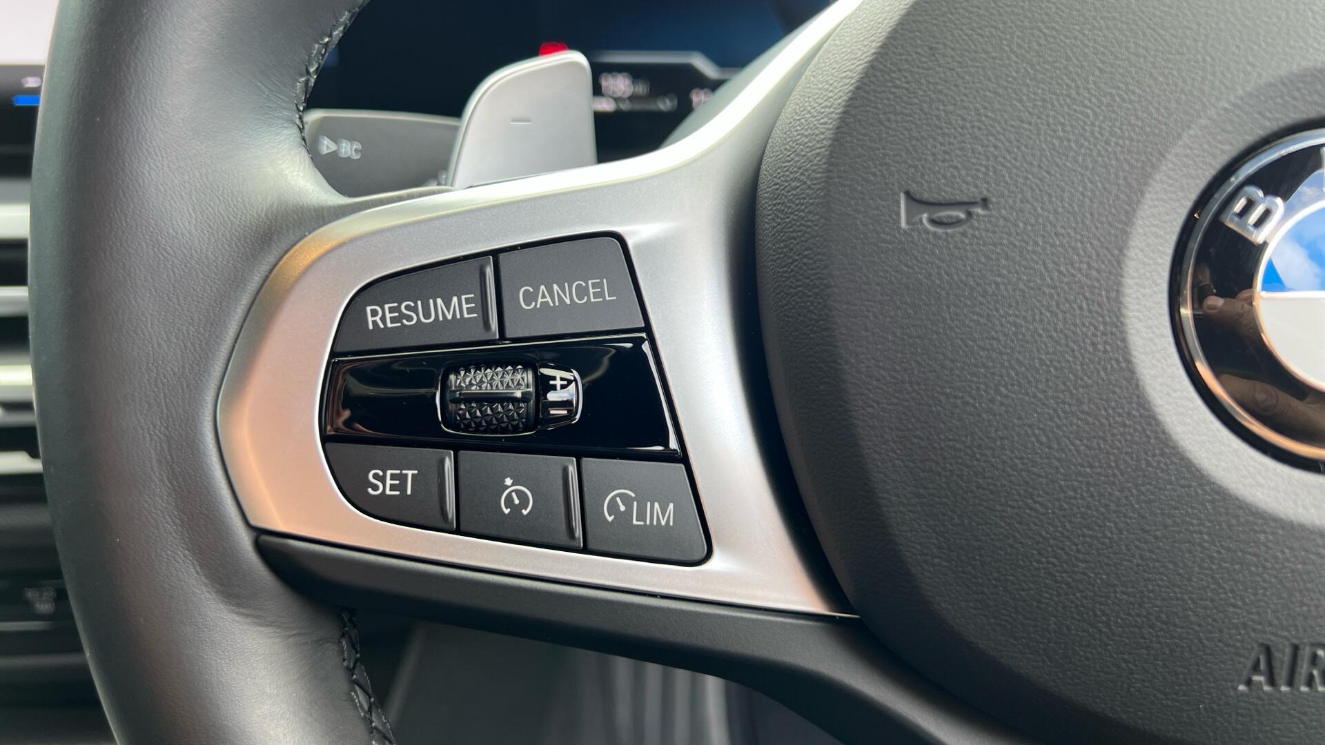 BMW 3 Series view 17