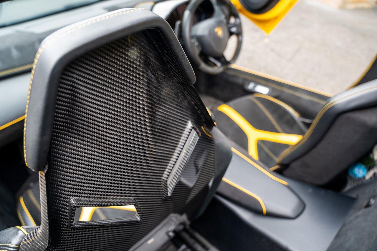 Lamborghini Aventador view 67