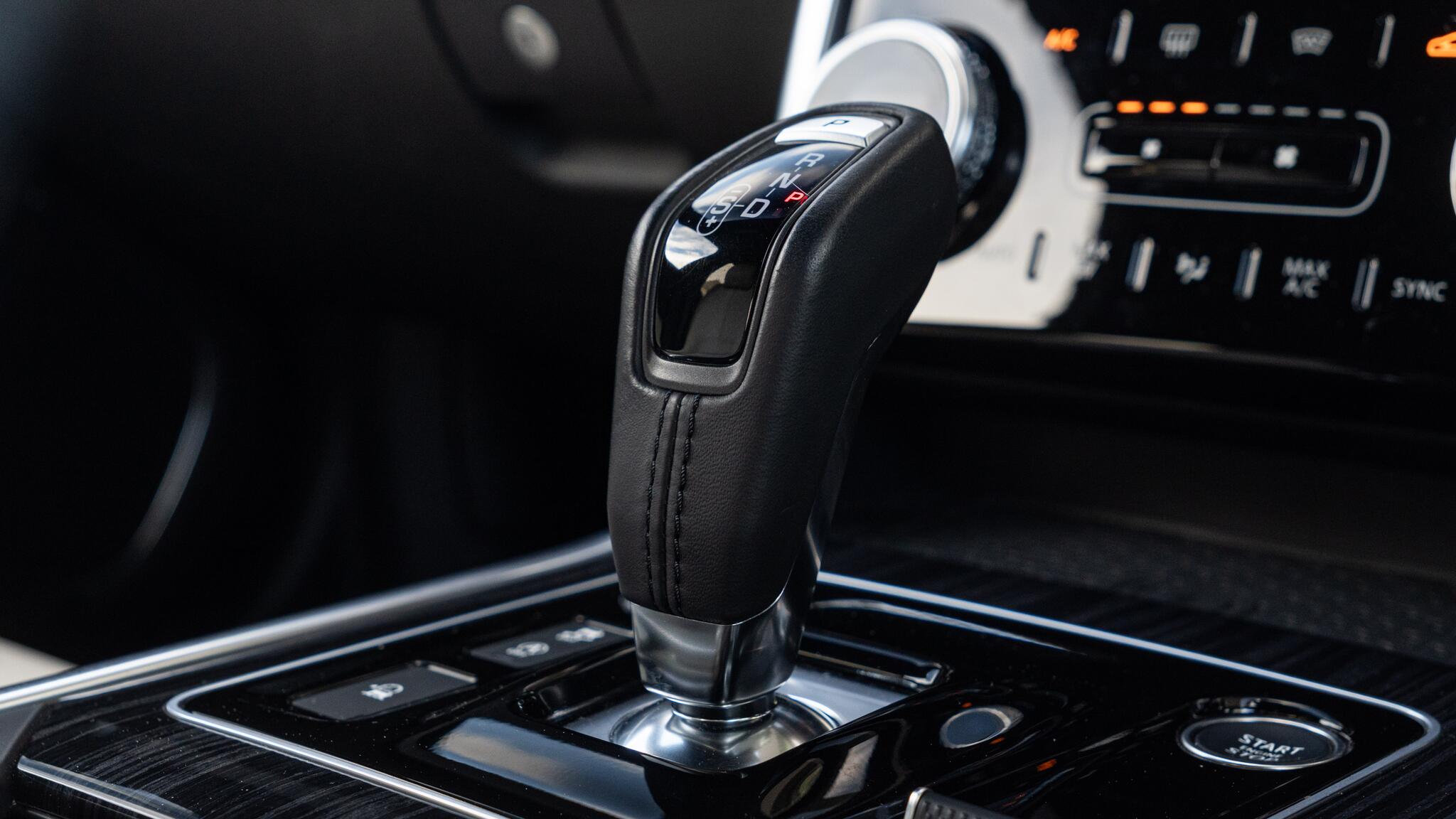 Jaguar Xe view 49