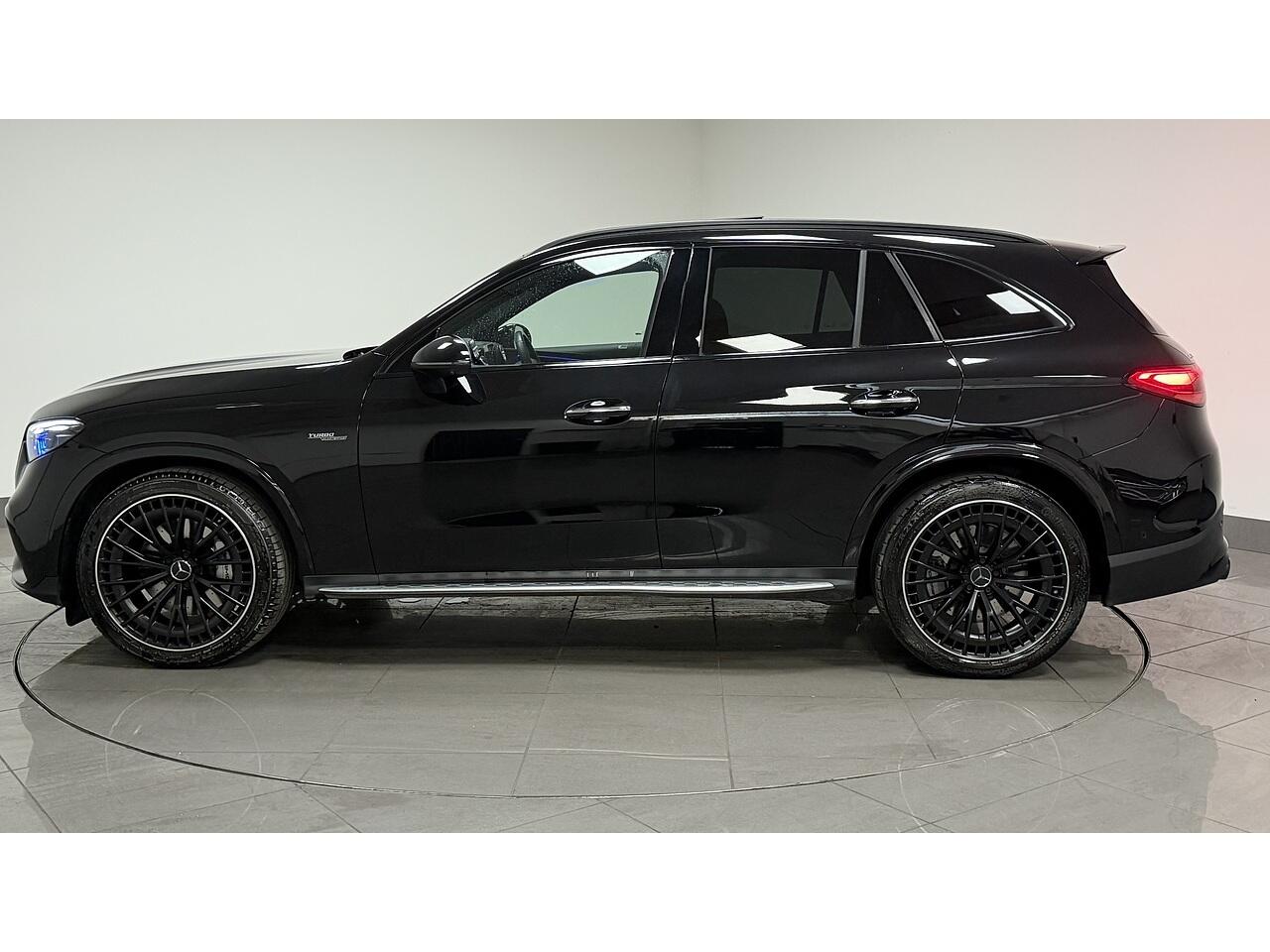 Mercedes-Benz GLC view 4