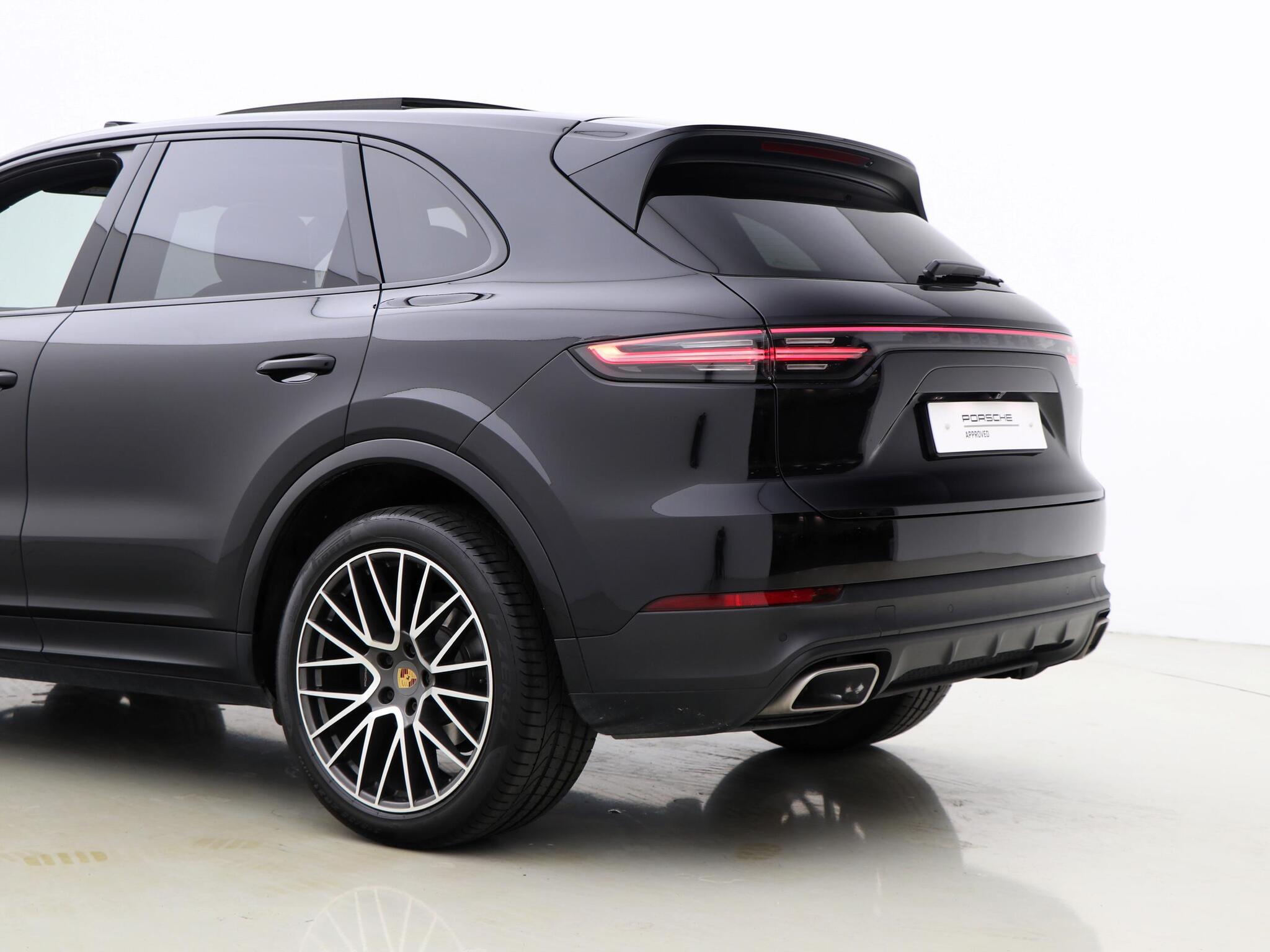 Porsche Cayenne view 23