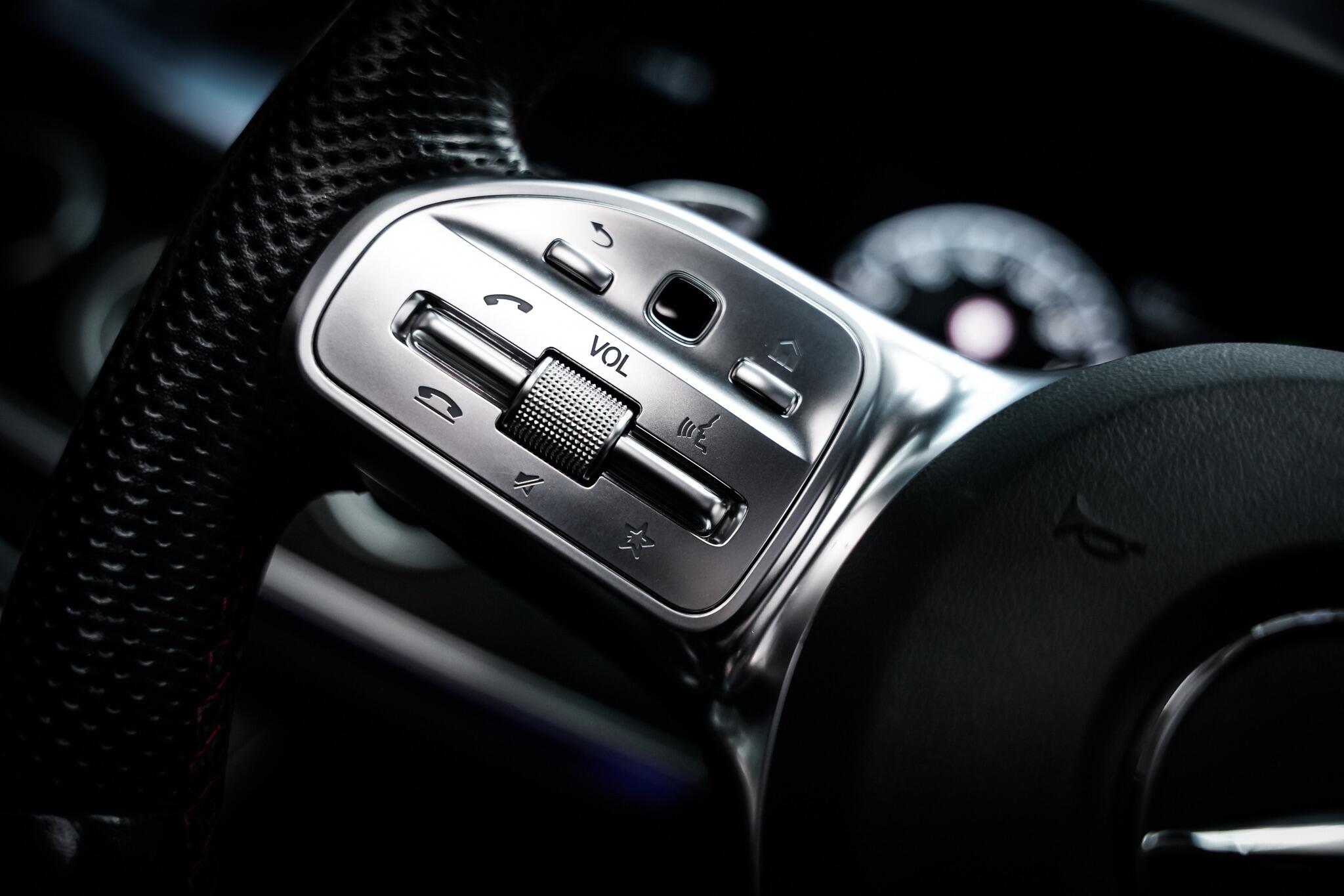 Mercedes-Benz E-Class view 41
