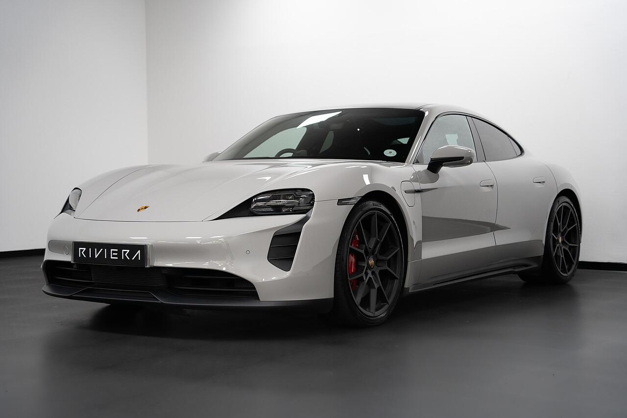 Porsche Taycan view 34