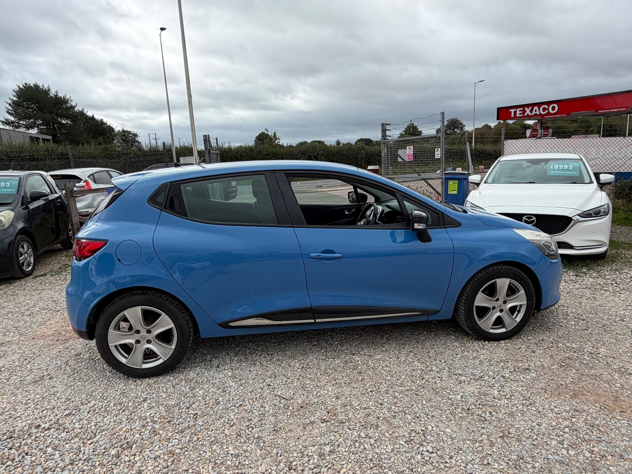 Renault Clio view 8