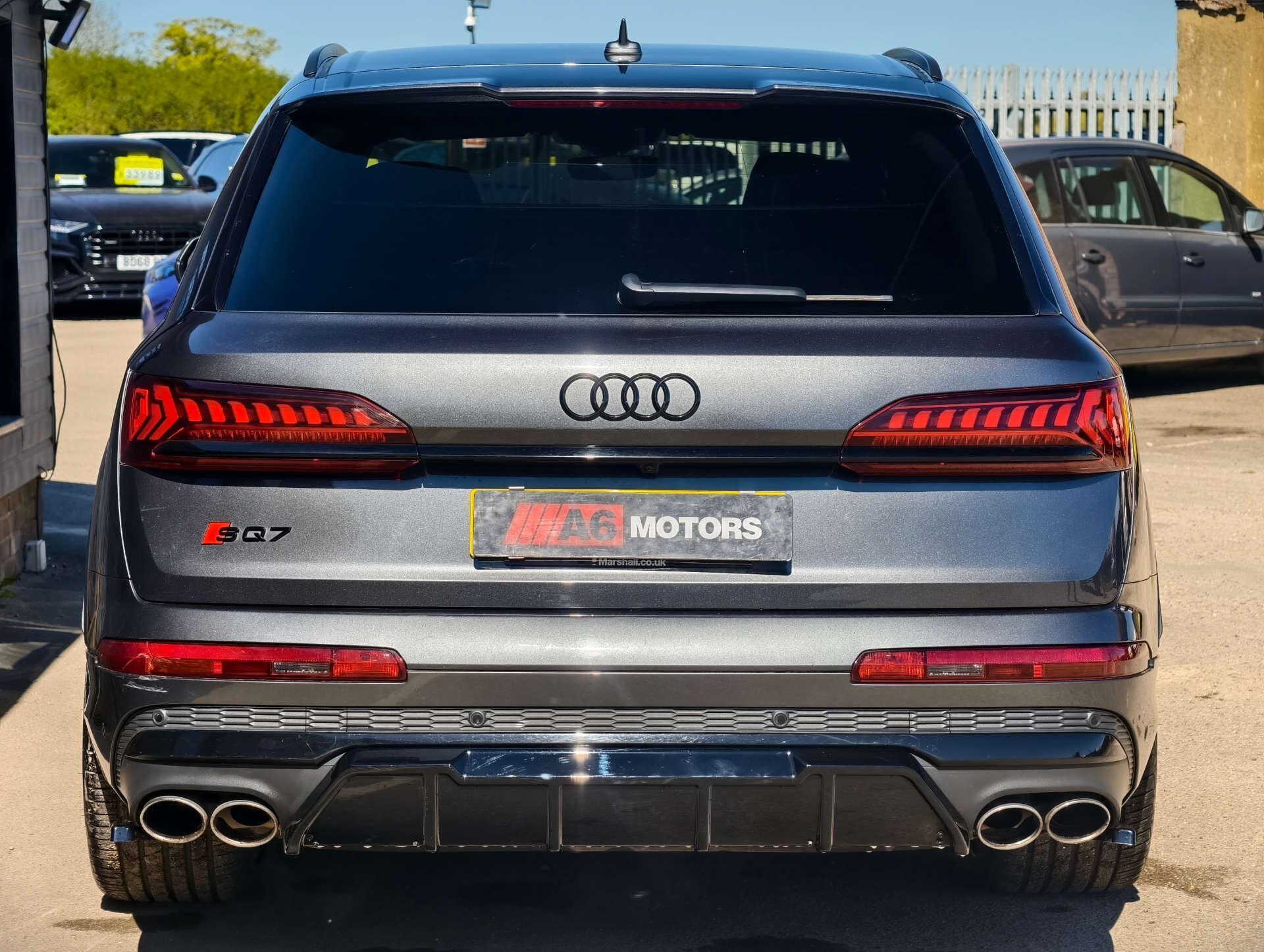 Audi SQ7 view 20