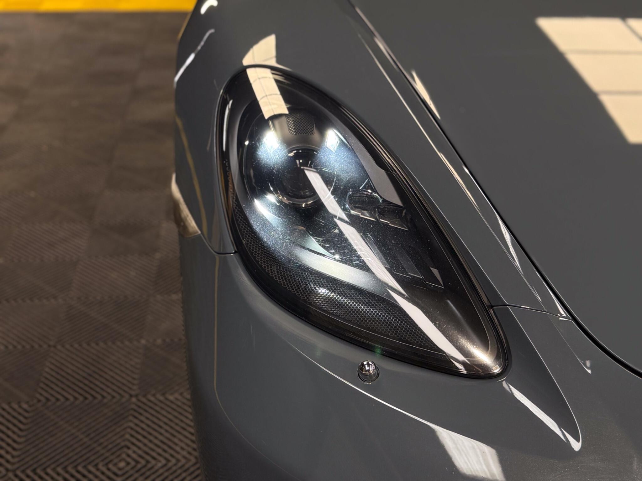 Porsche Cayman view 9