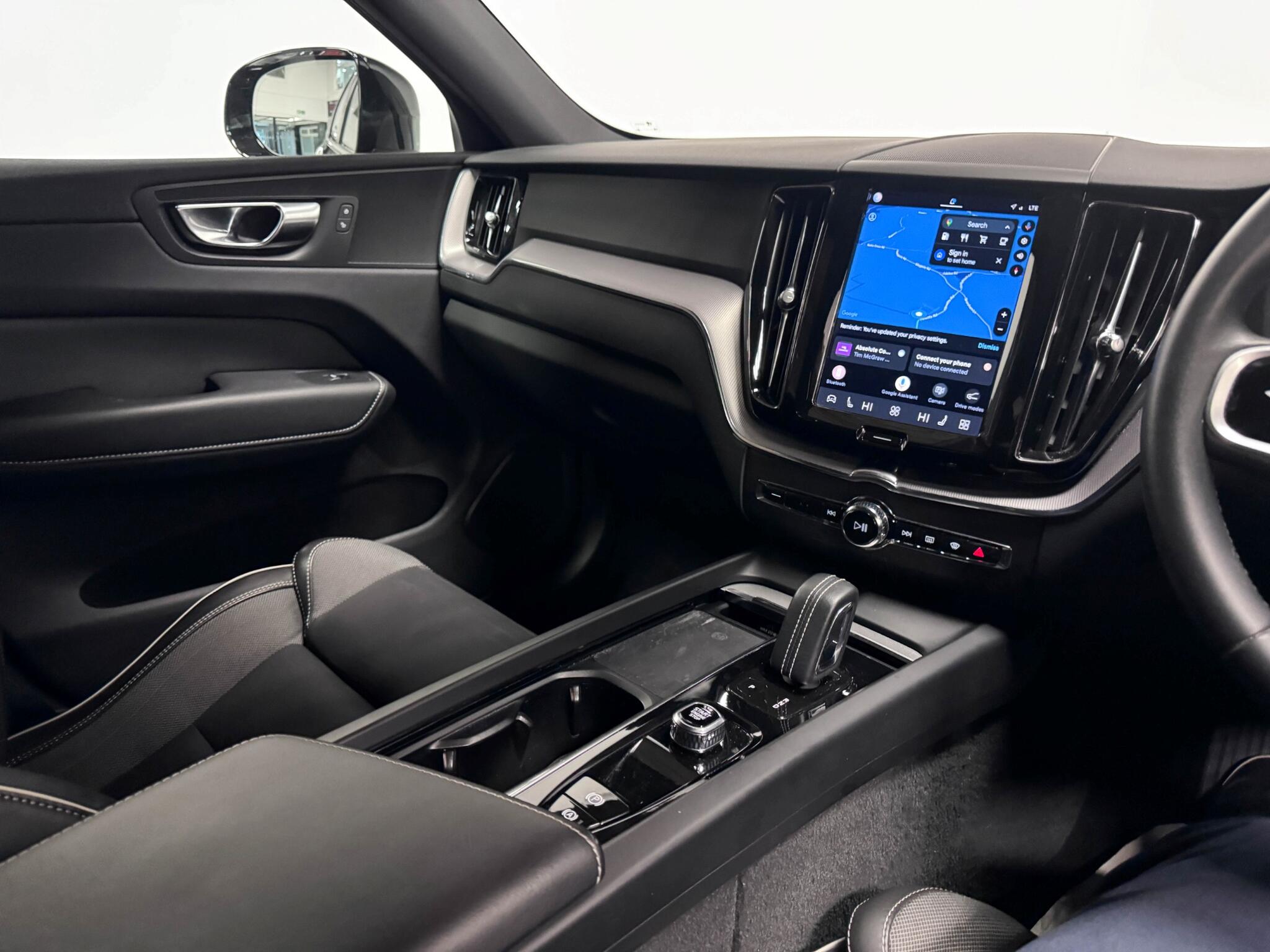 Volvo XC60 view 30