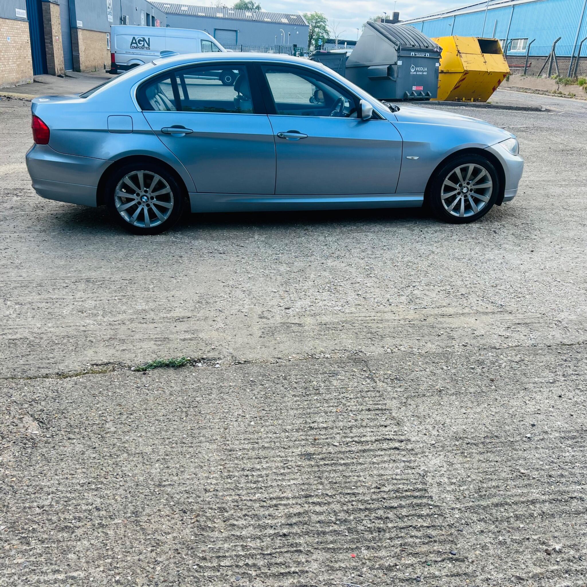 BMW 3 Series view 8