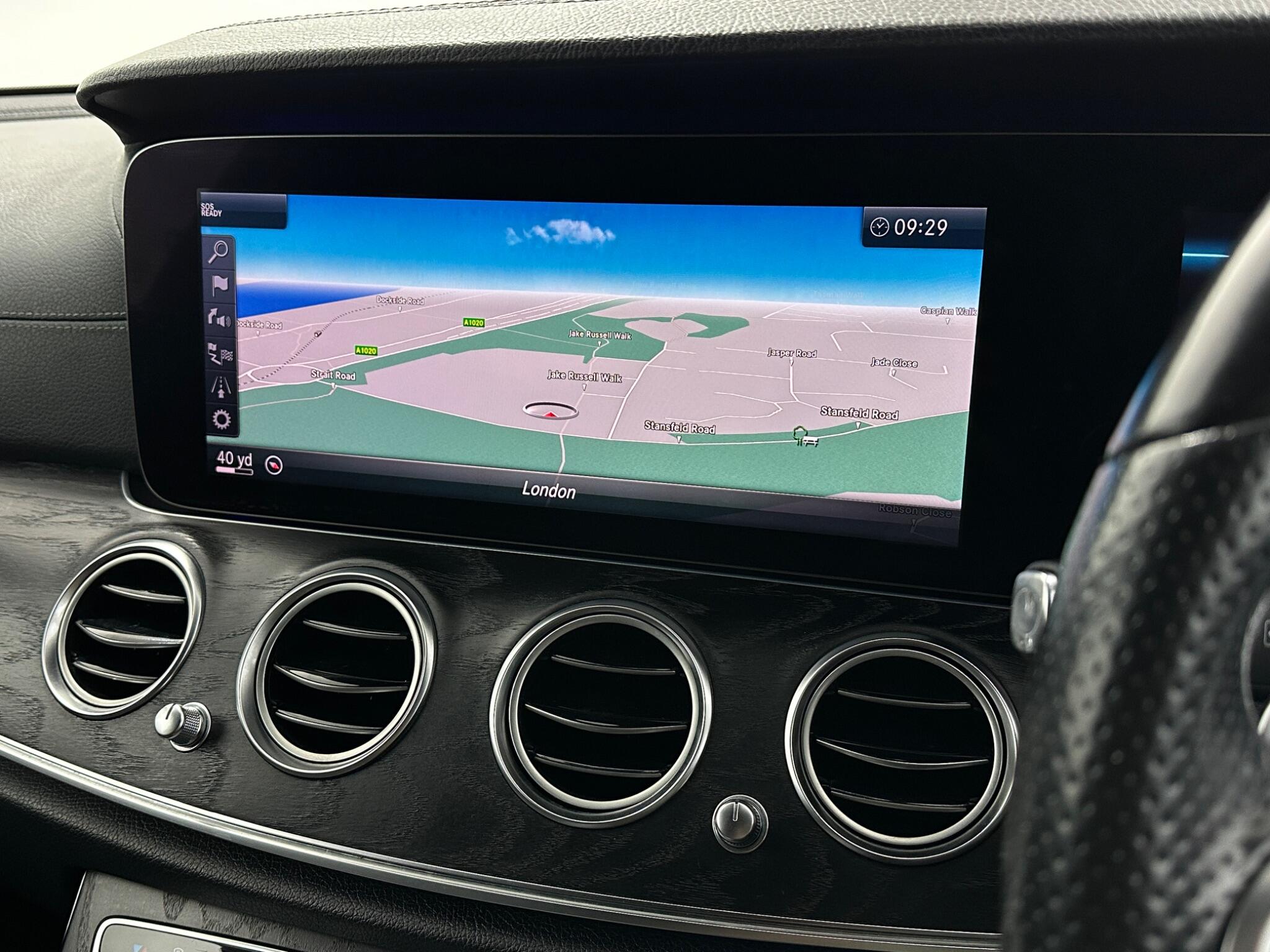 Mercedes-Benz E-Class view 24