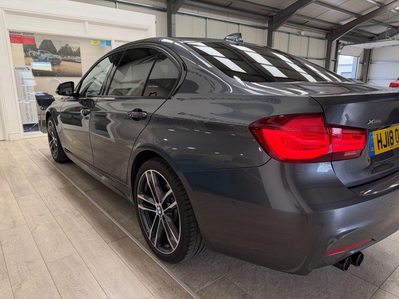 BMW 3 Series view 18
