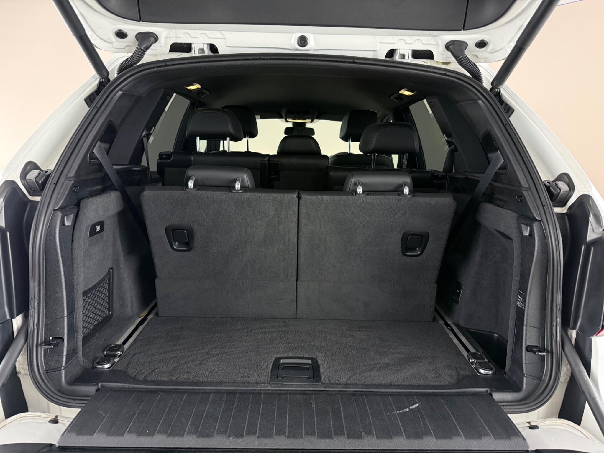 BMW X5 view 10