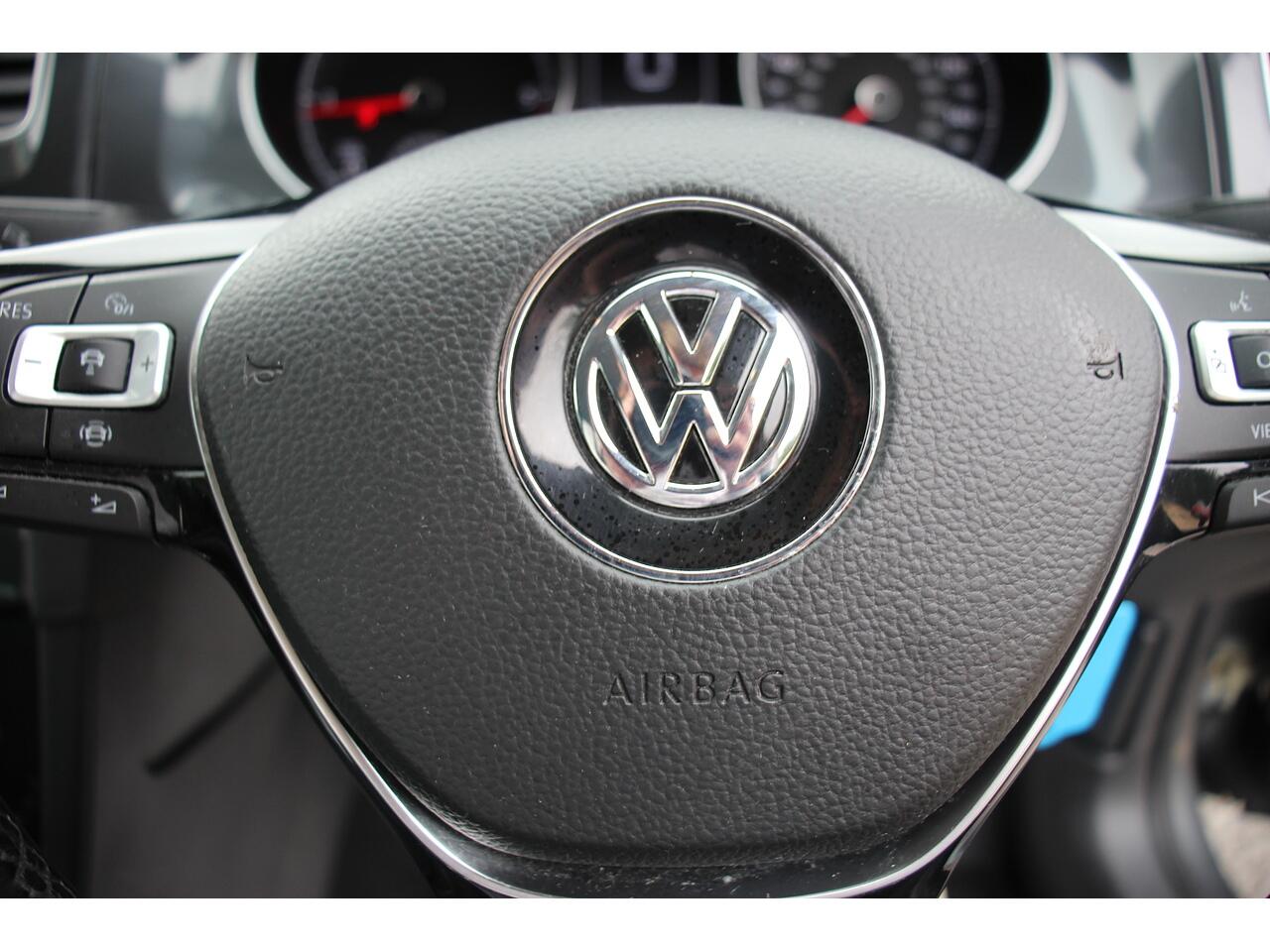 Volkswagen Golf view 33