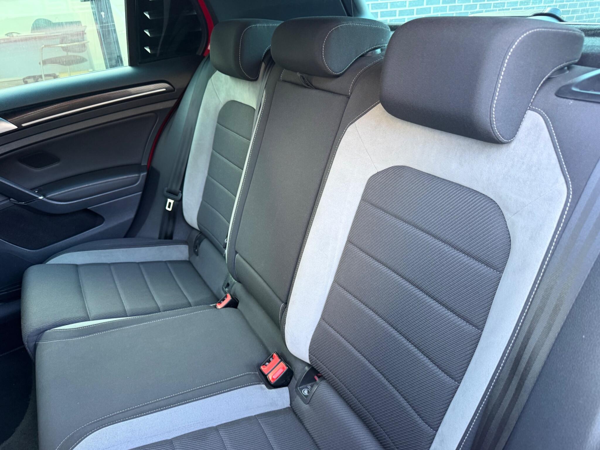 Volkswagen Golf view 26