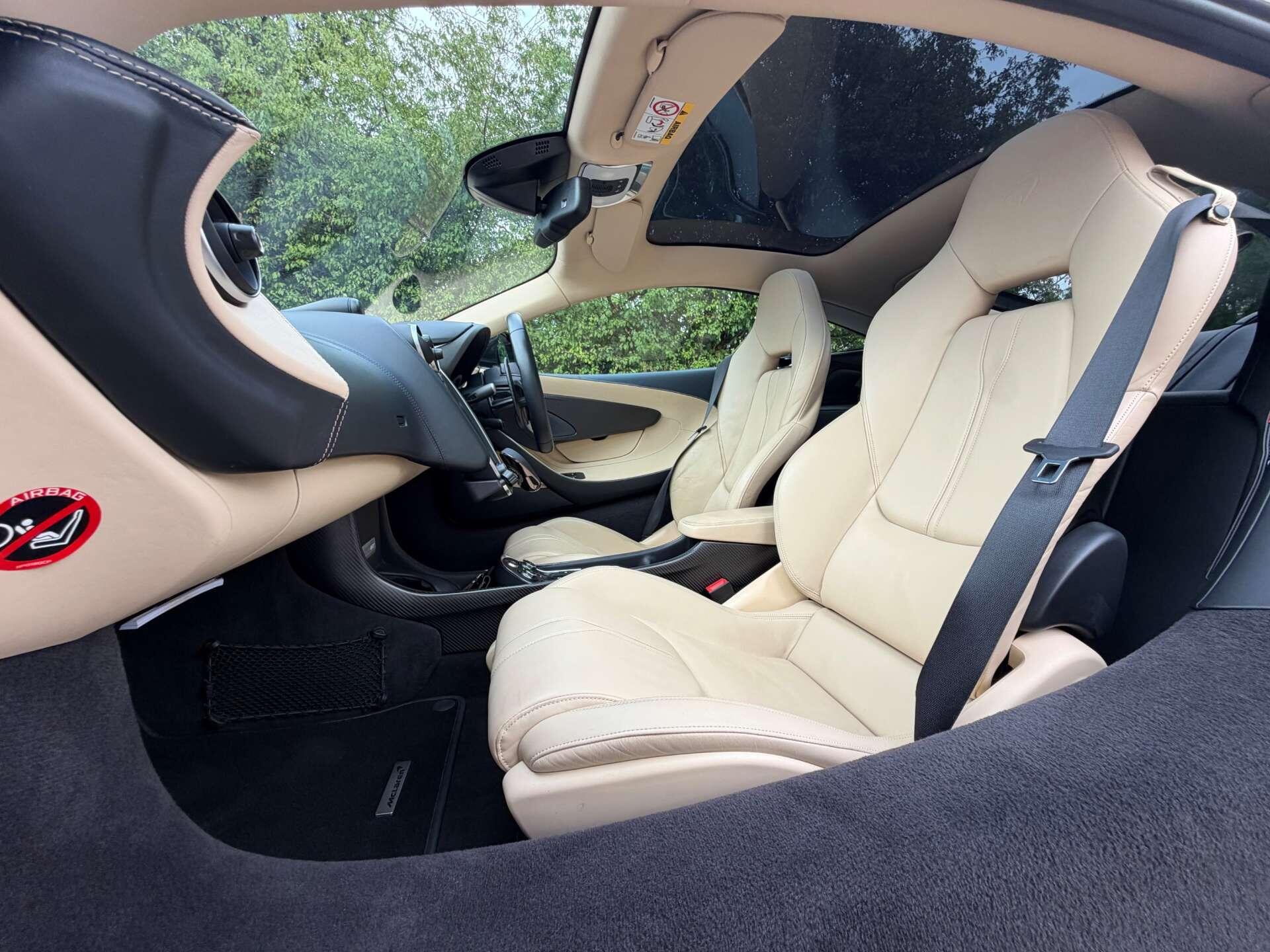 McLaren 570GT view 4