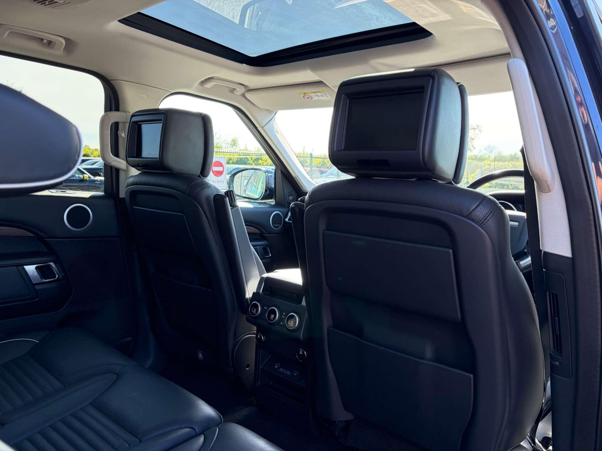 Land Rover Discovery 3 view 36