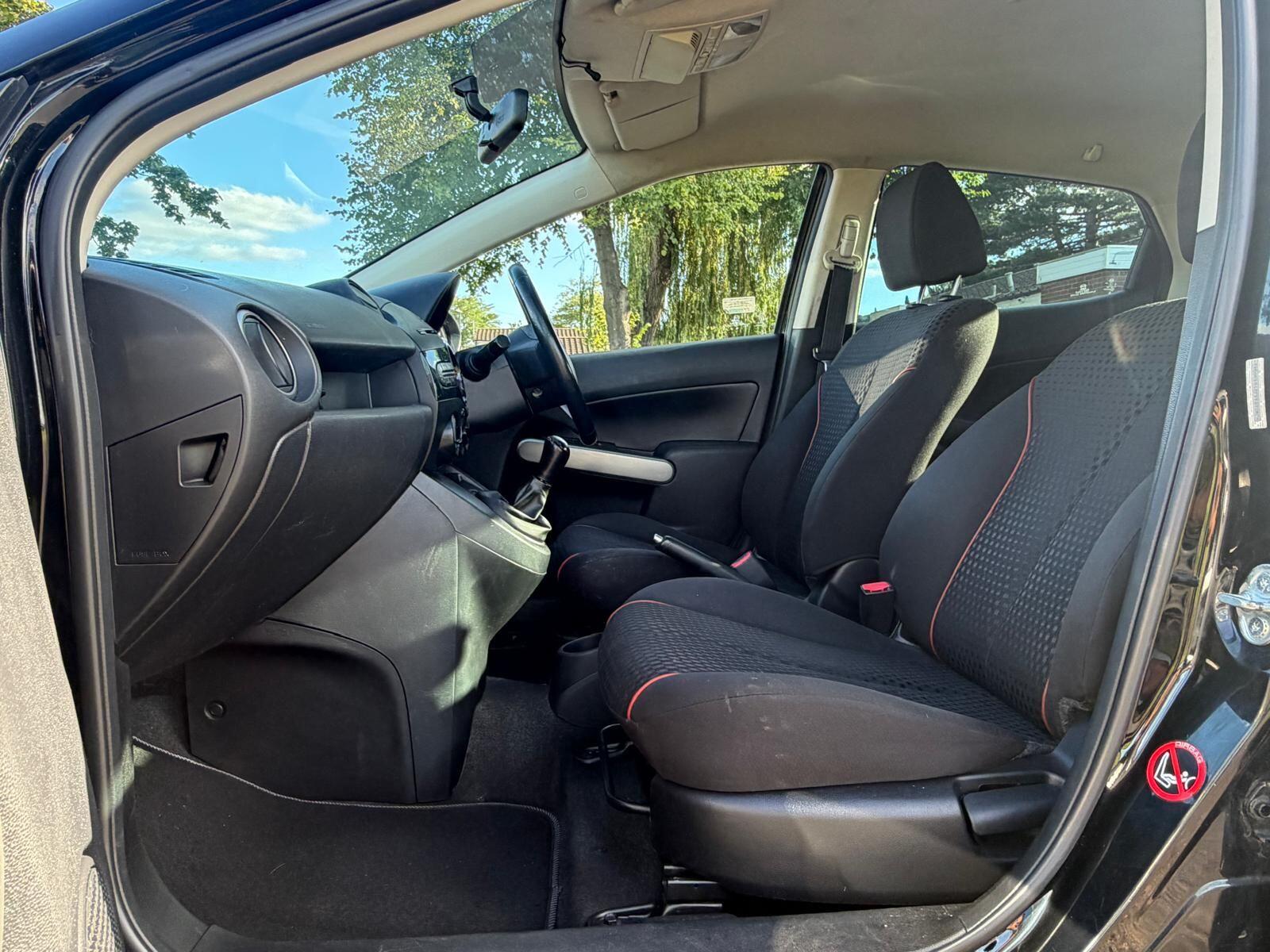 Mazda Mazda2 view 15