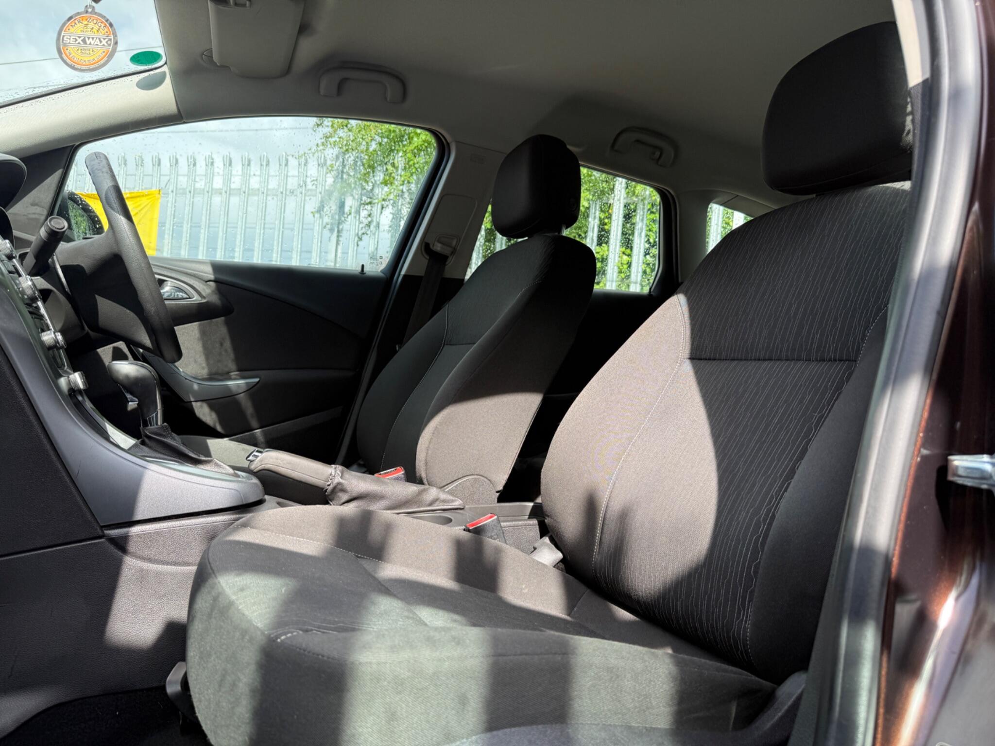 2014 Vauxhall Astra image 37
