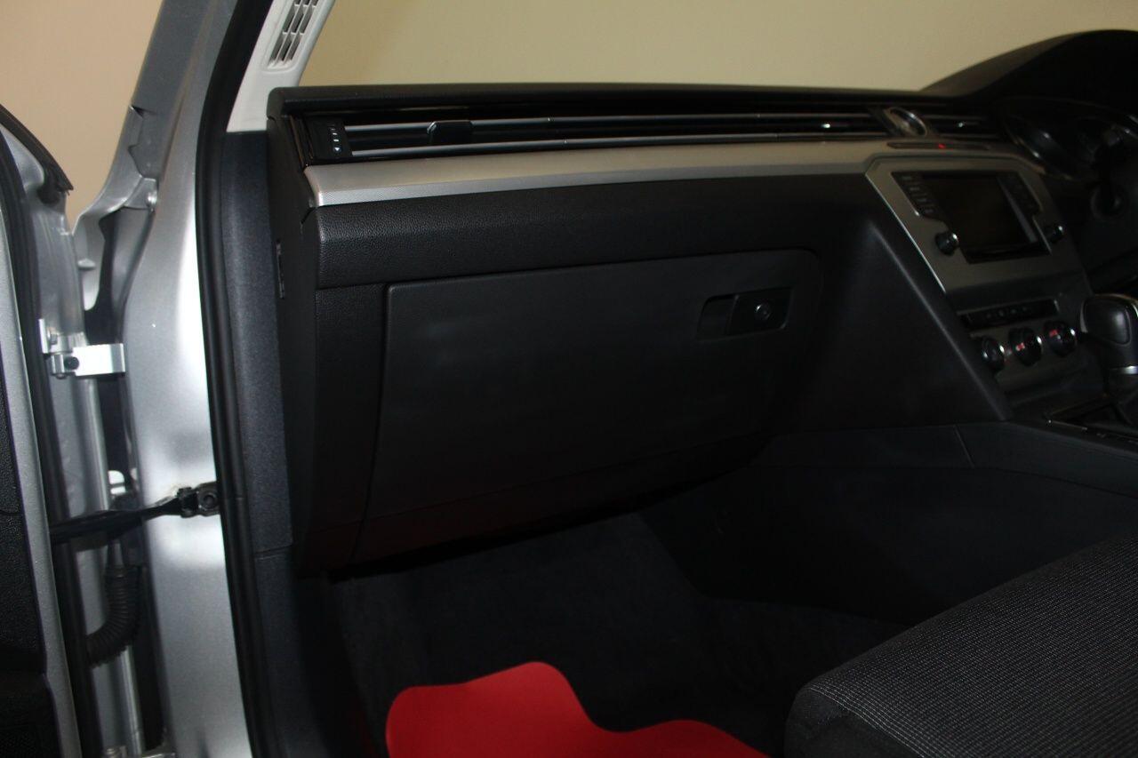 Volkswagen Passat view 33