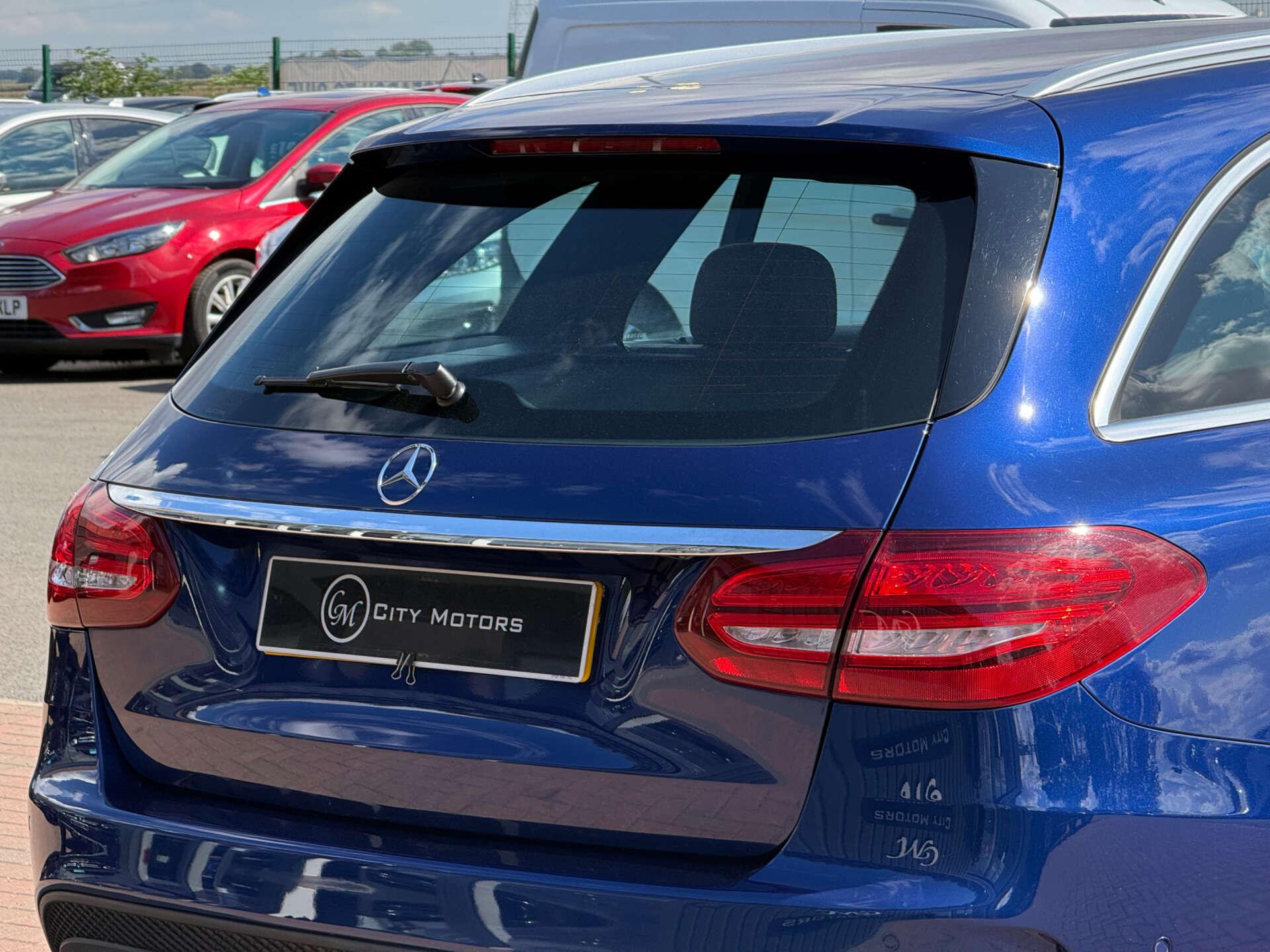 Mercedes-Benz C-Class view 17
