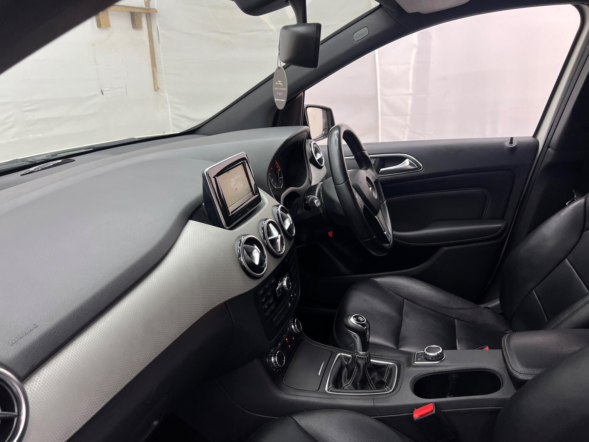 Mercedes-Benz B Class view 16